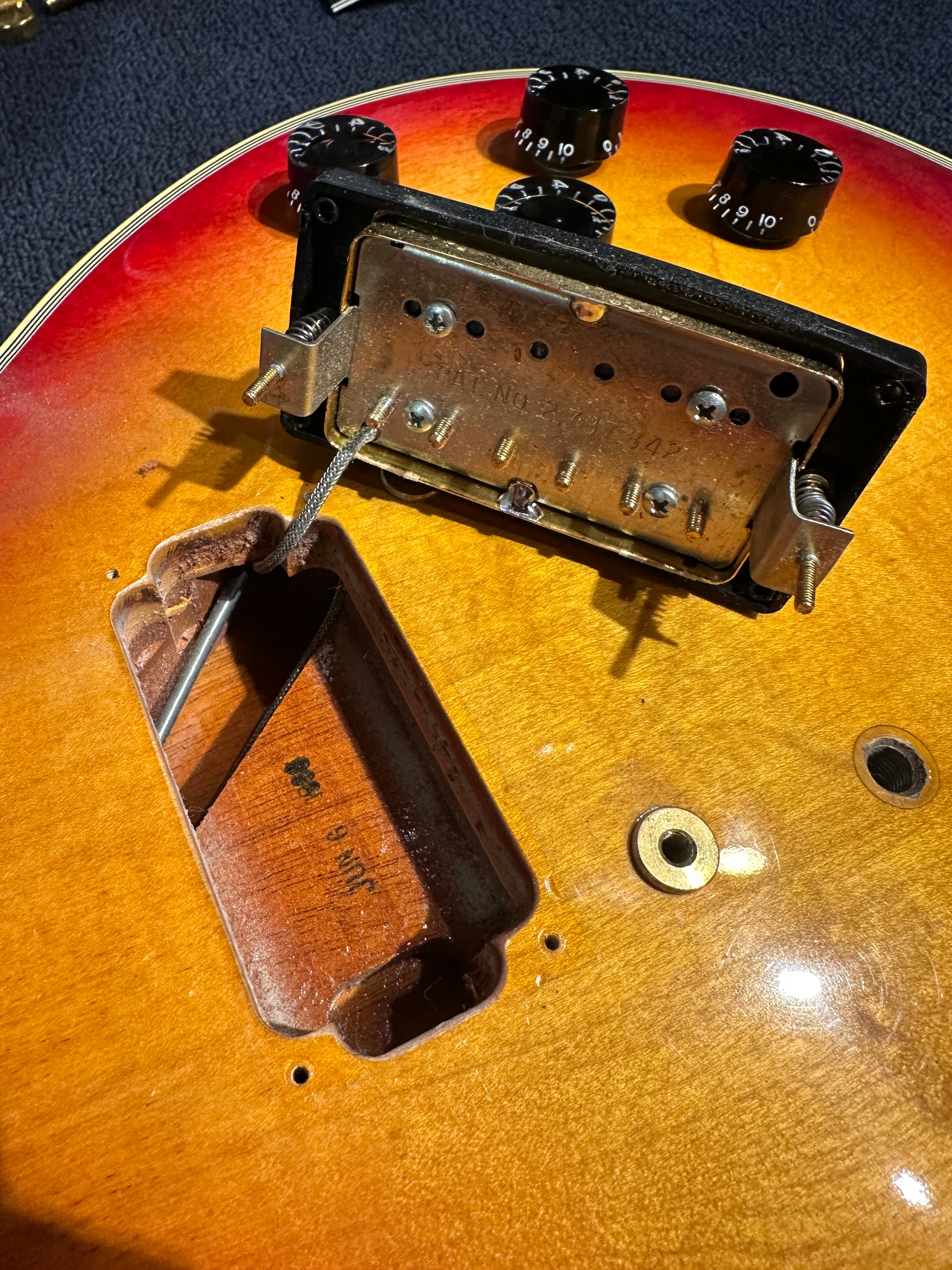 Gibson Les Paul Custom Cherry Sunburst 1990 Electric Guitars / Solid Body
