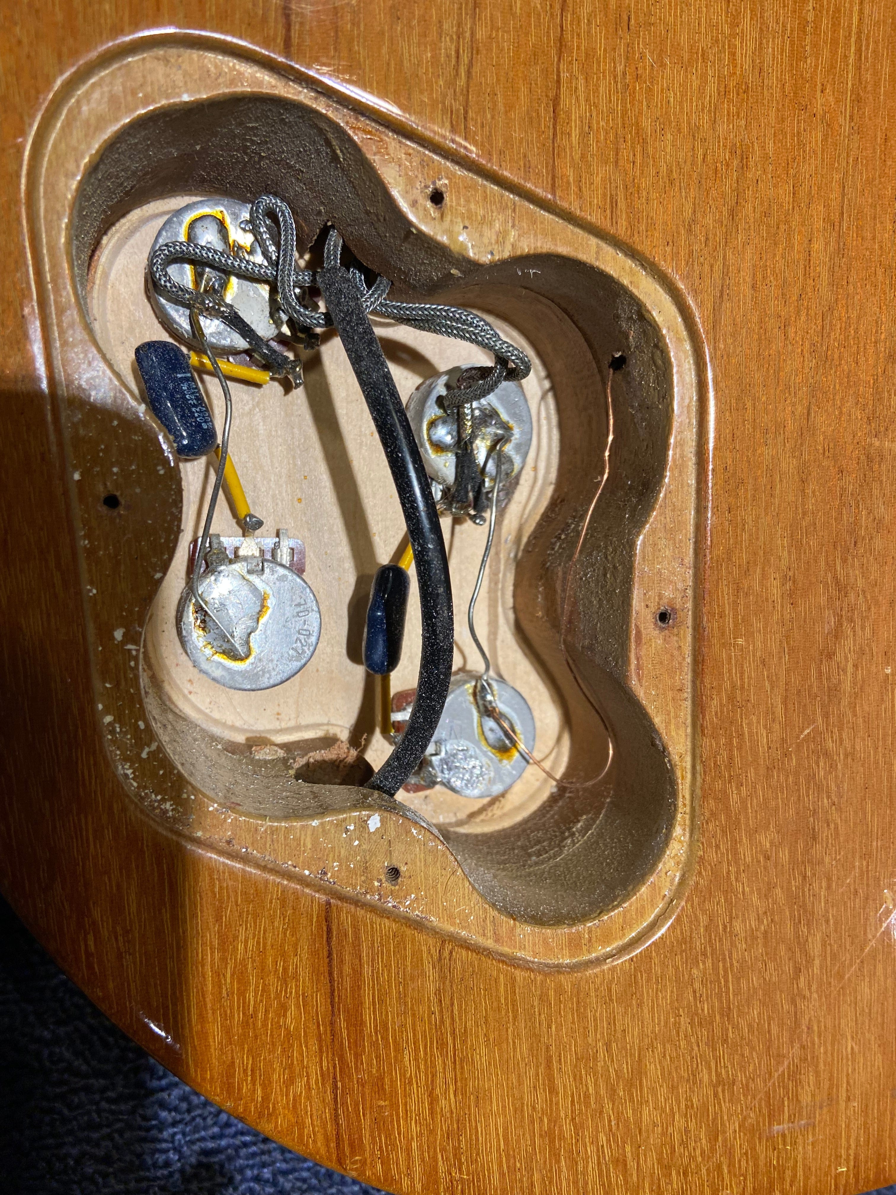 Gibson Les Paul Deluxe Goldtop 1973 Electric Guitars / Solid Body