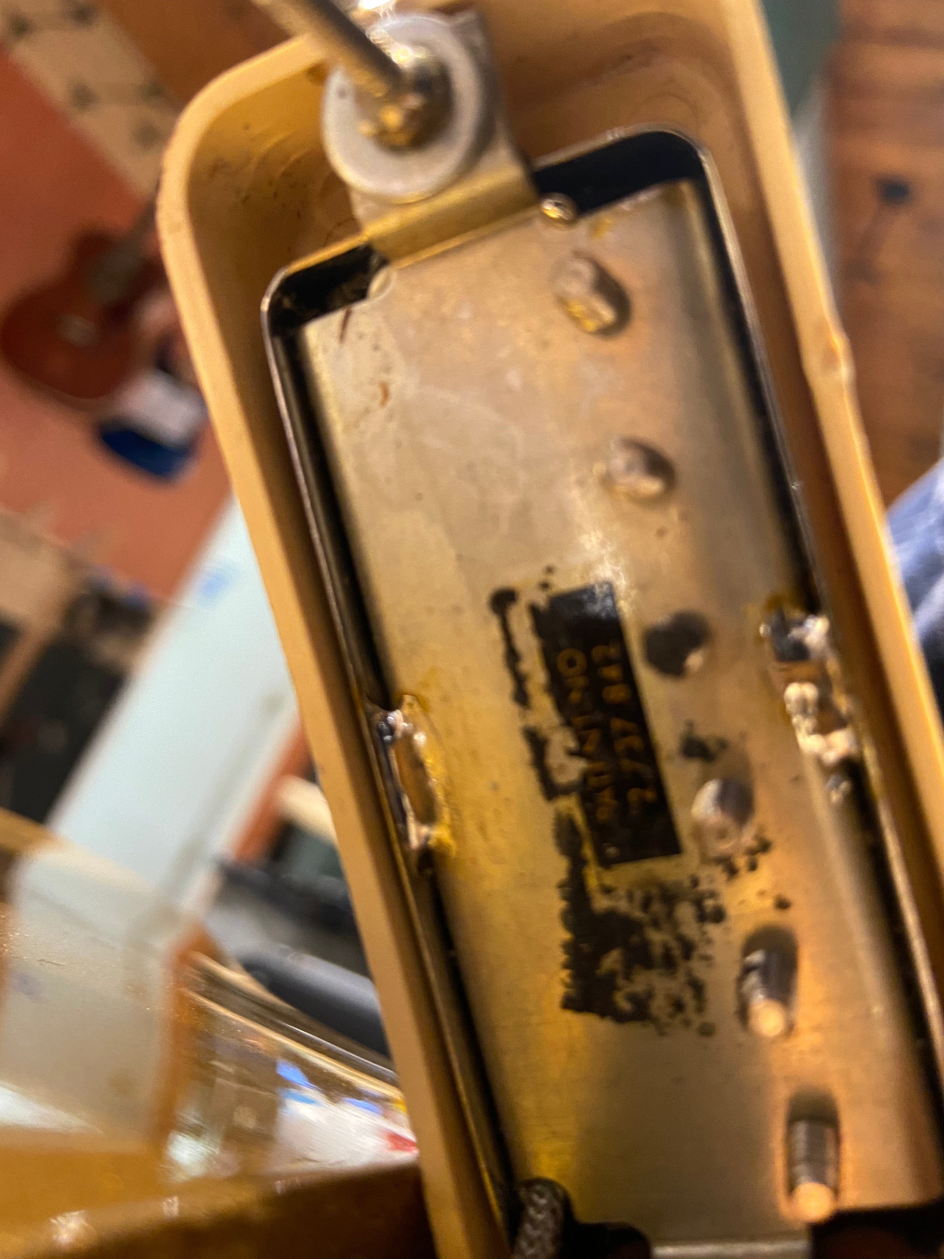 Gibson Les Paul Deluxe Goldtop 1973 Electric Guitars / Solid Body