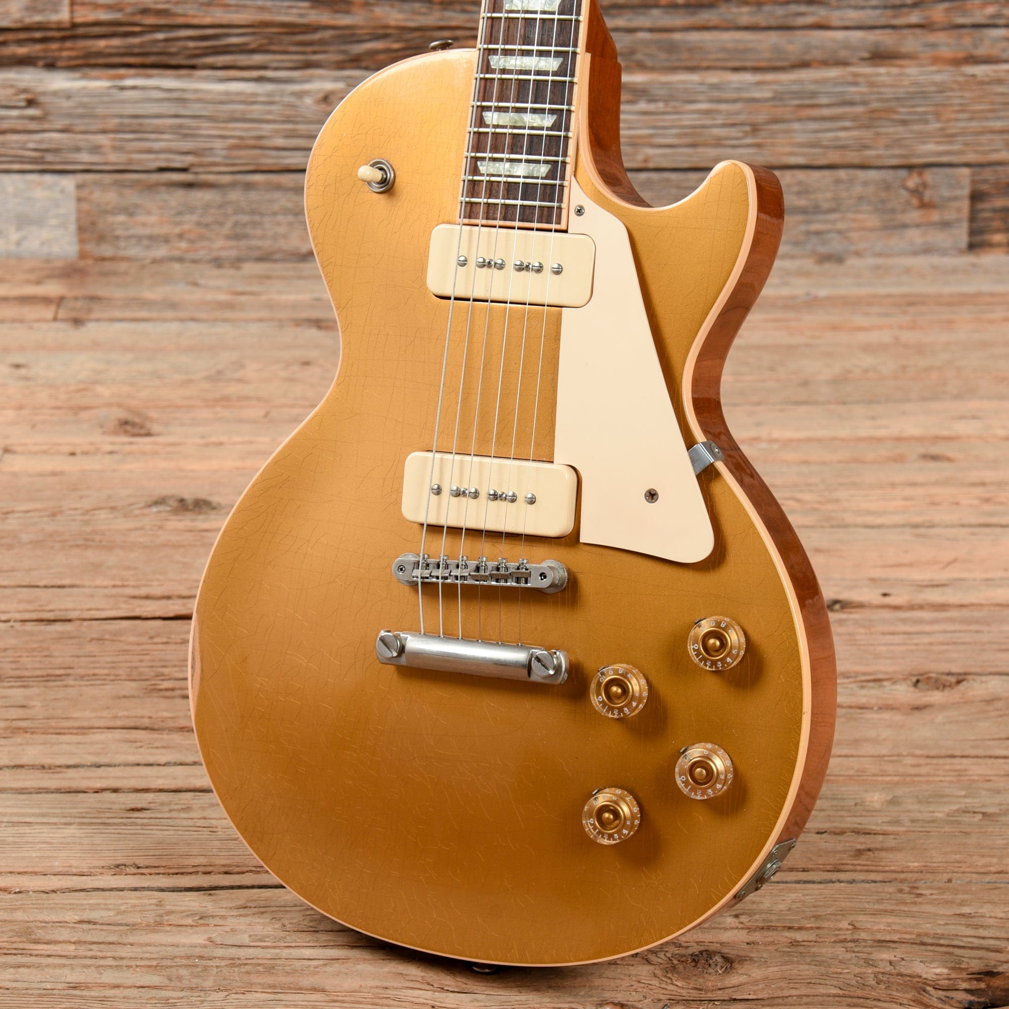 Gibson Les Paul Deluxe Goldtop 2004 Electric Guitars / Solid Body