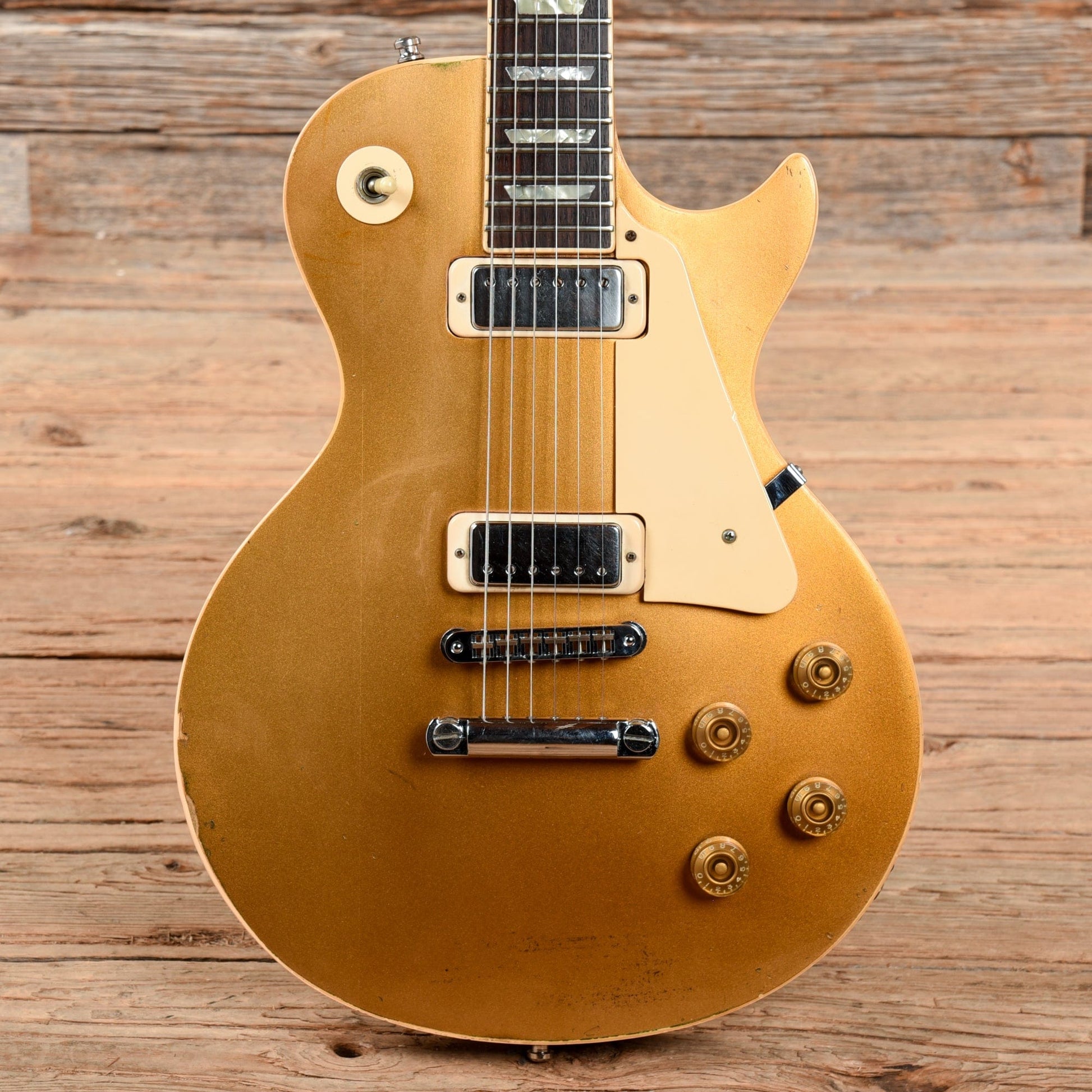 Gibson Les Paul Deluxe (Previously Owned by Isaiah Sharkey) Goldtop 1980 Electric Guitars / Solid Body