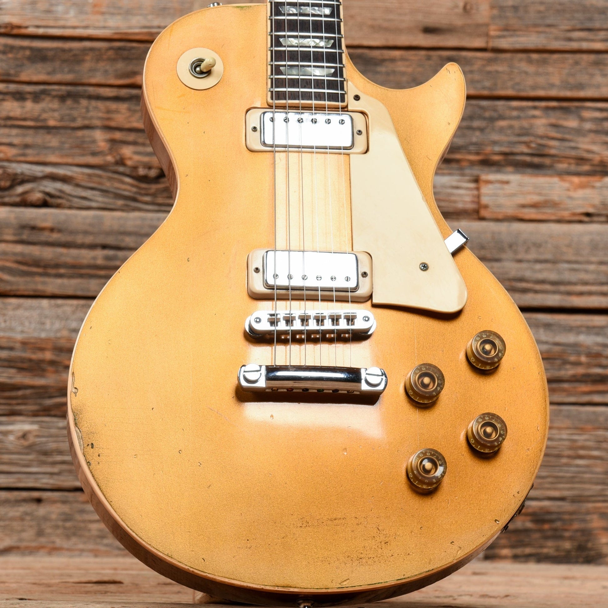 Gibson Les Paul Deluxe (Previously Owned by Isaiah Sharkey) Goldtop 1980 Electric Guitars / Solid Body