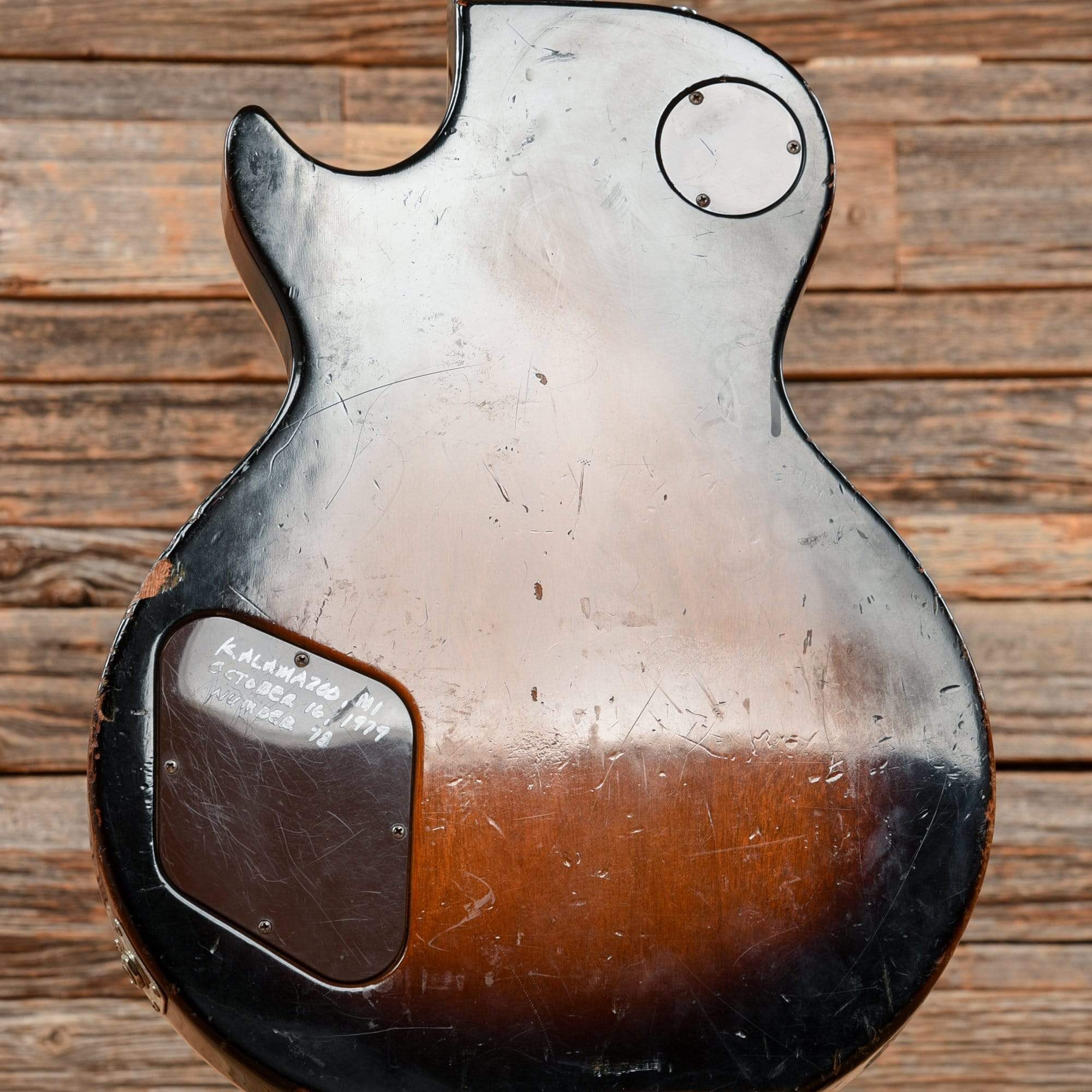 Gibson Les Paul Deluxe Sunburst 1979 Electric Guitars / Solid Body