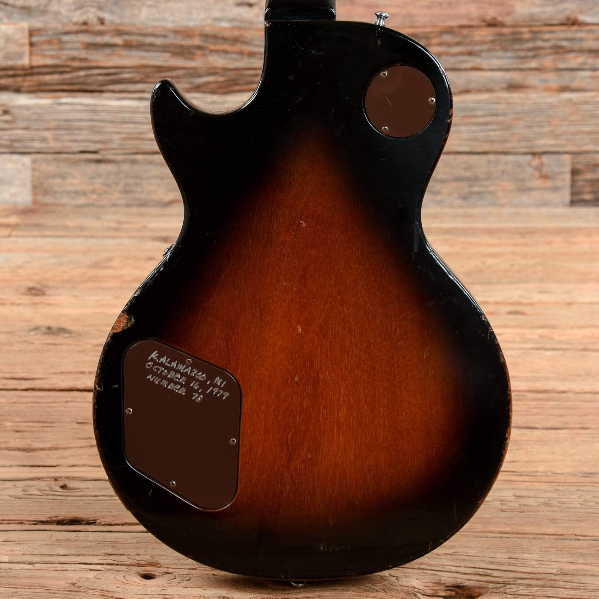 Gibson Les Paul Deluxe Sunburst 1979 Electric Guitars / Solid Body