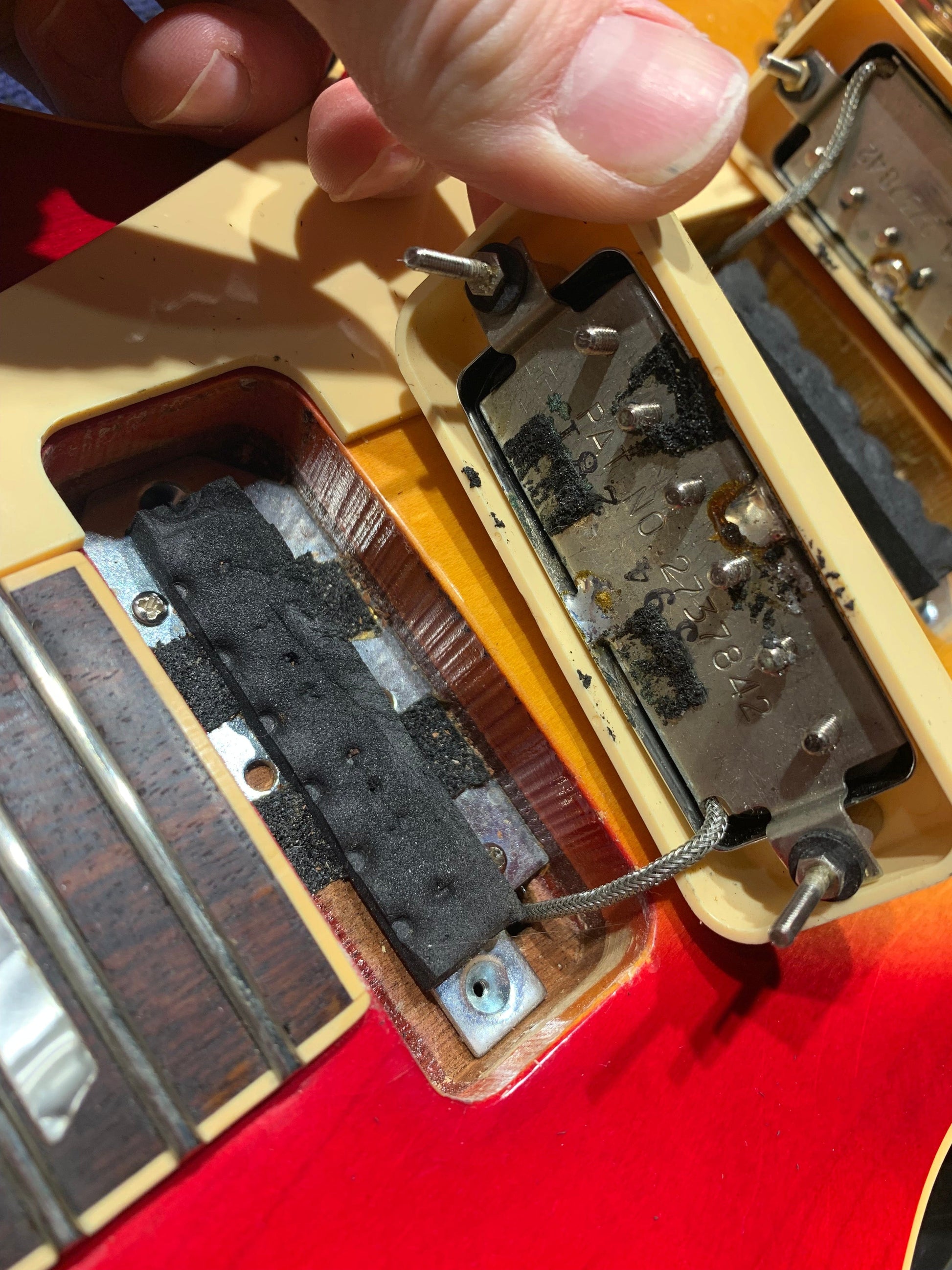 Gibson Les Paul Deluxe Sunburst 1981 Electric Guitars / Solid Body