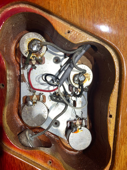 Gibson Les Paul Deluxe Sunburst 1981 Electric Guitars / Solid Body