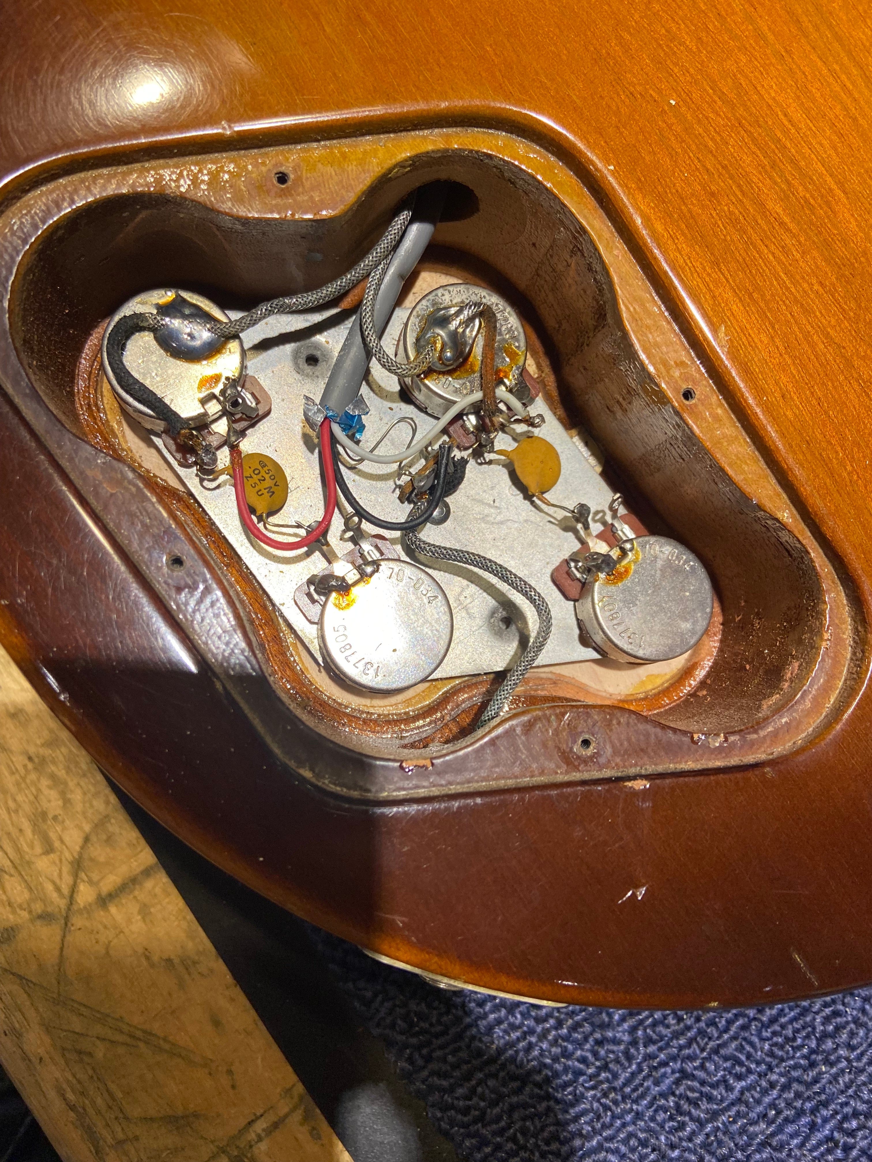 Gibson Les Paul Deluxe Tobacco Sunburst 1978 Electric Guitars / Solid Body