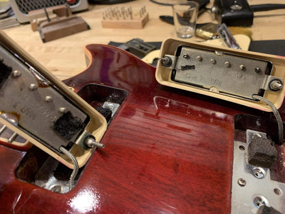 Gibson Les Paul Deluxe Wine Red 1978 Electric Guitars / Solid Body