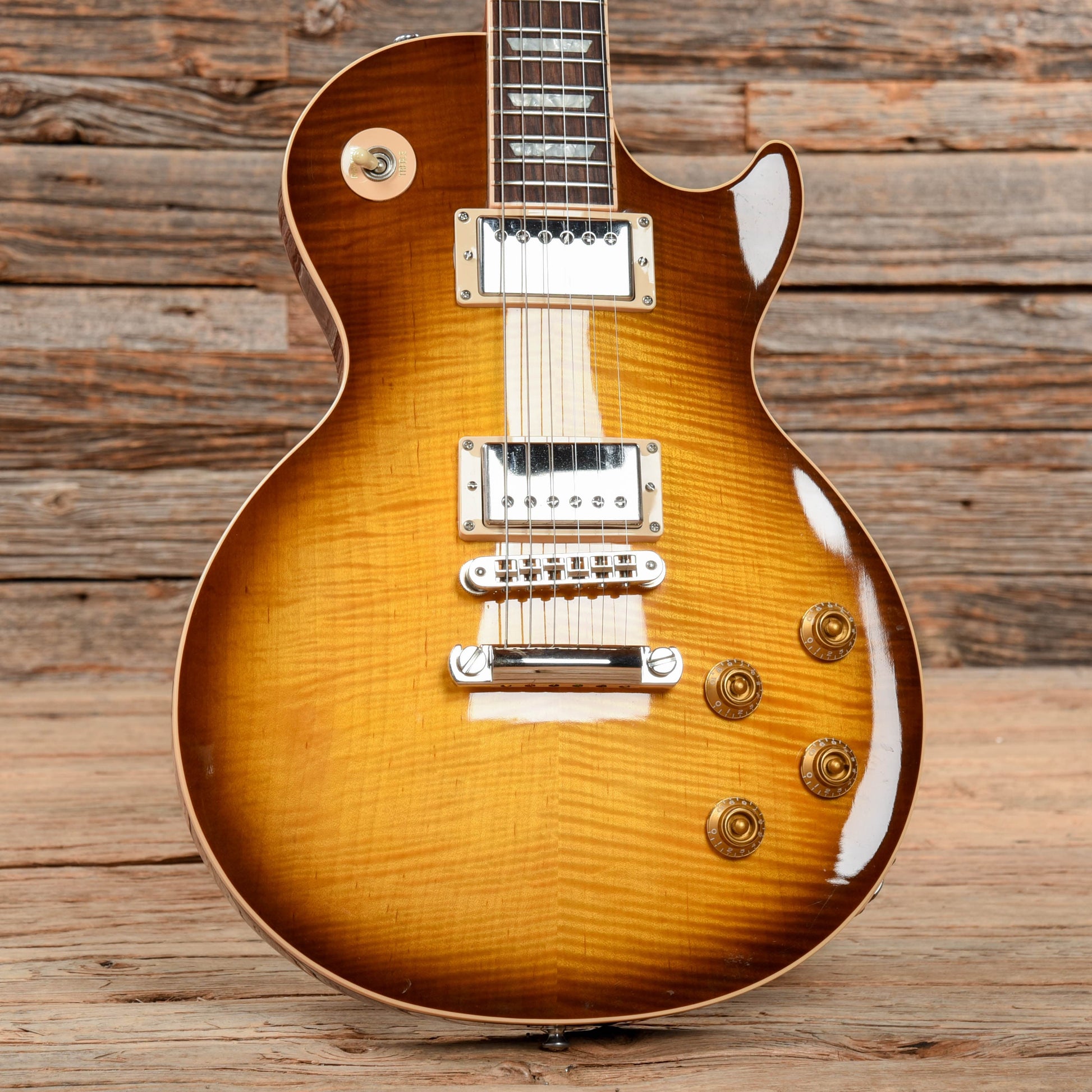 Gibson Les Paul Standard Honeyburst 2004 Electric Guitars / Solid Body