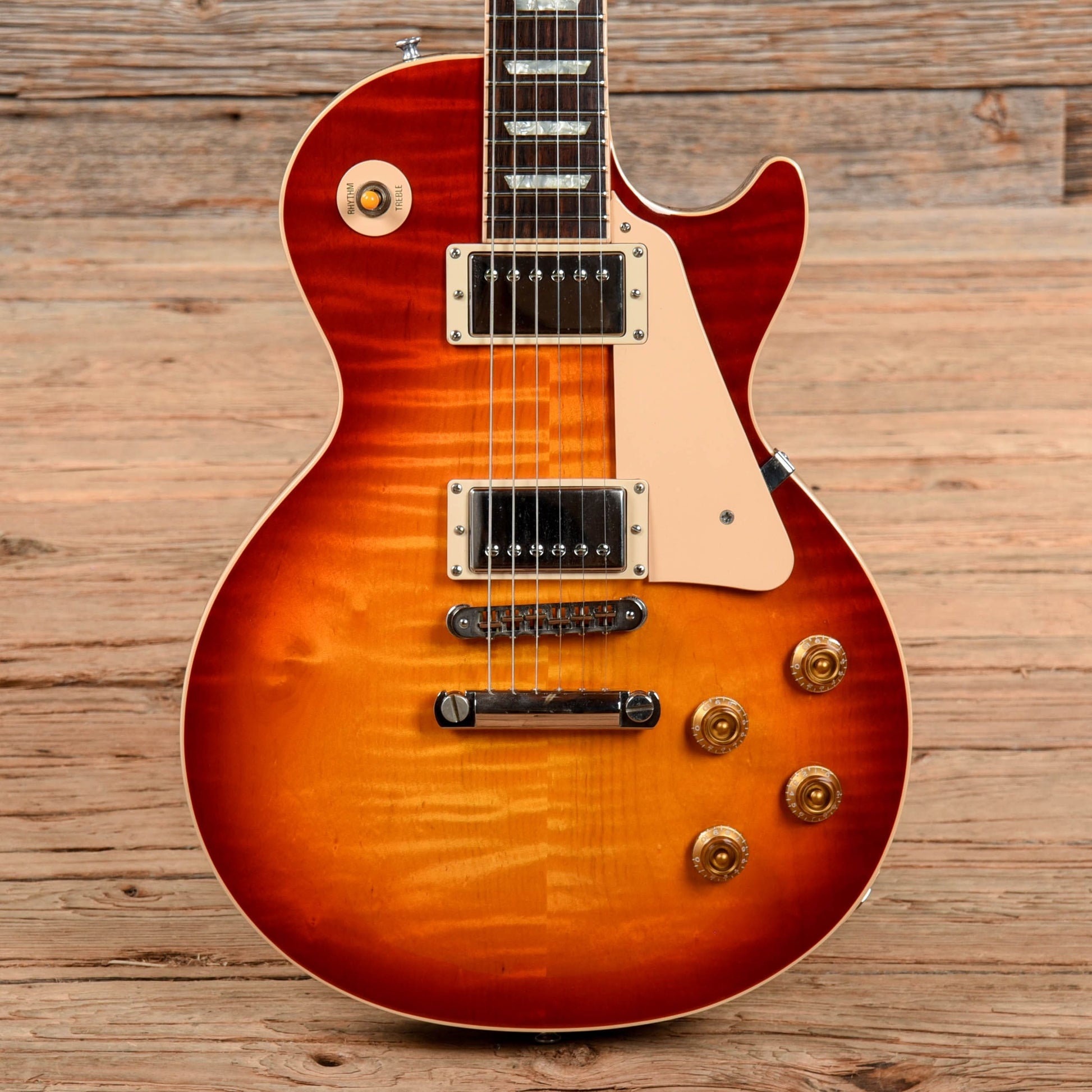 Gibson Les Paul Standard Premium Plus Sunburst 2004 Electric Guitars / Solid Body