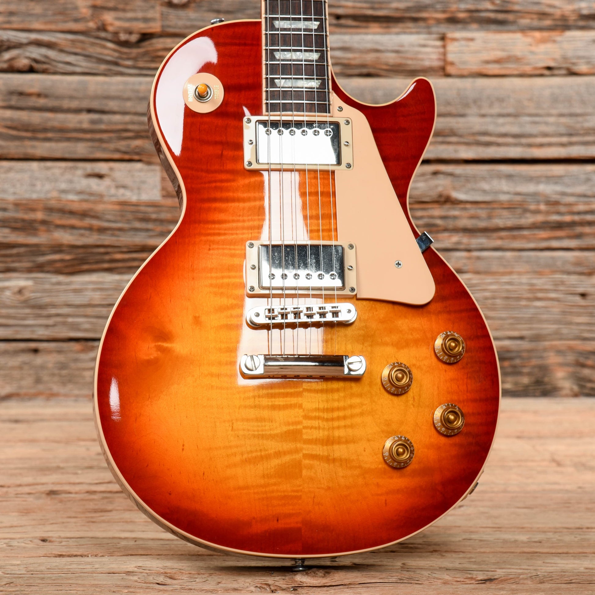 Gibson Les Paul Standard Premium Plus Sunburst 2004 Electric Guitars / Solid Body