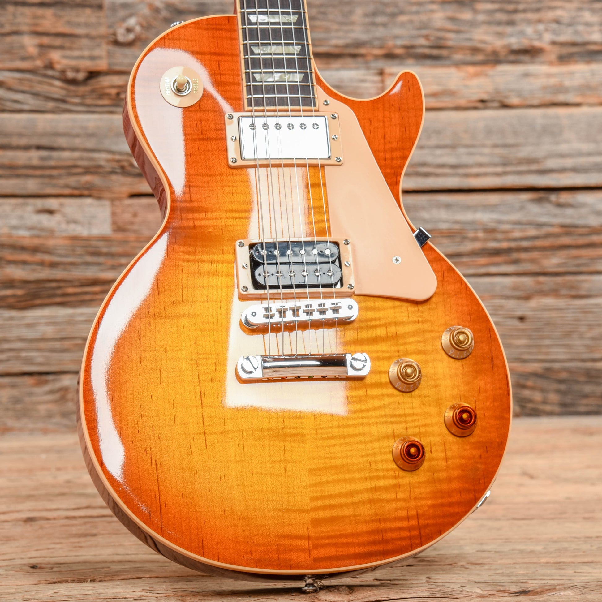 Gibson Les Paul Standard Sunburst 2010 Electric Guitars / Solid Body