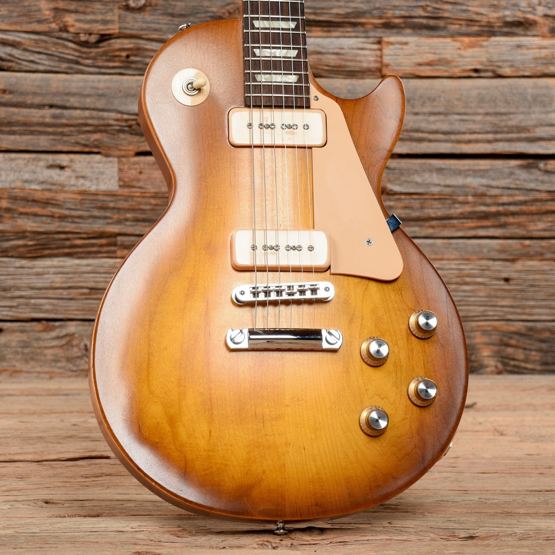 Gibson Les Paul Studio '50s Tribute Sunburst Electric Guitars / Solid Body