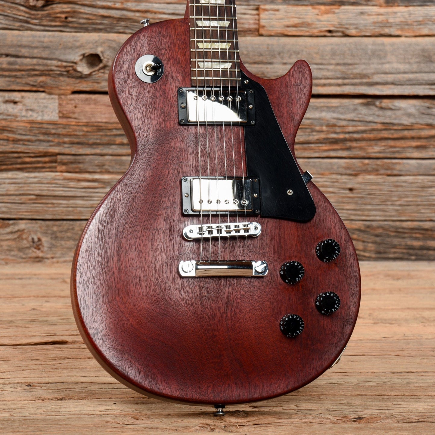 Gibson Les Paul Studio Worn Cherry 2008 Electric Guitars / Solid Body