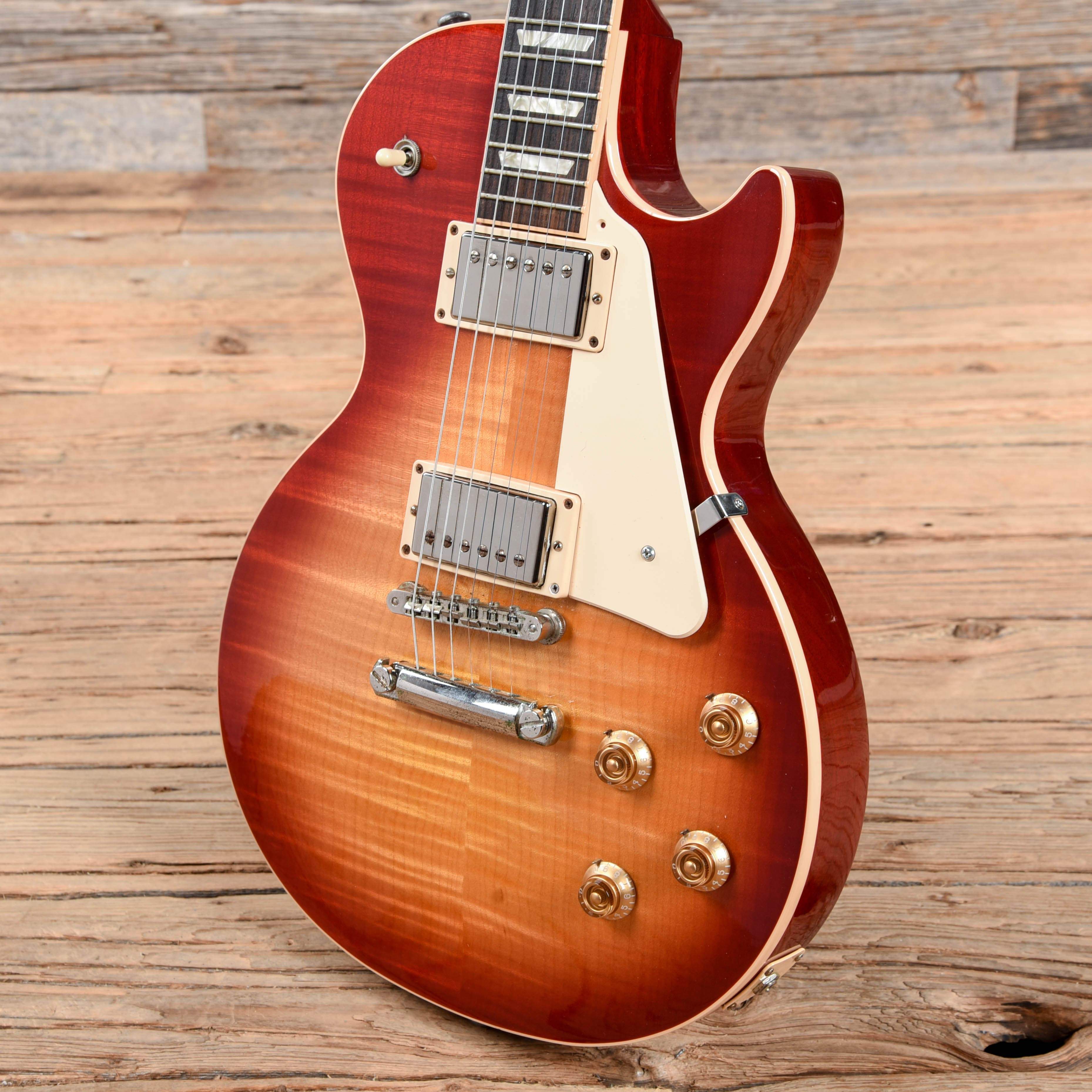 Gibson Les Paul Traditional Cherry Sunburst 2017 Electric Guitars / Solid Body