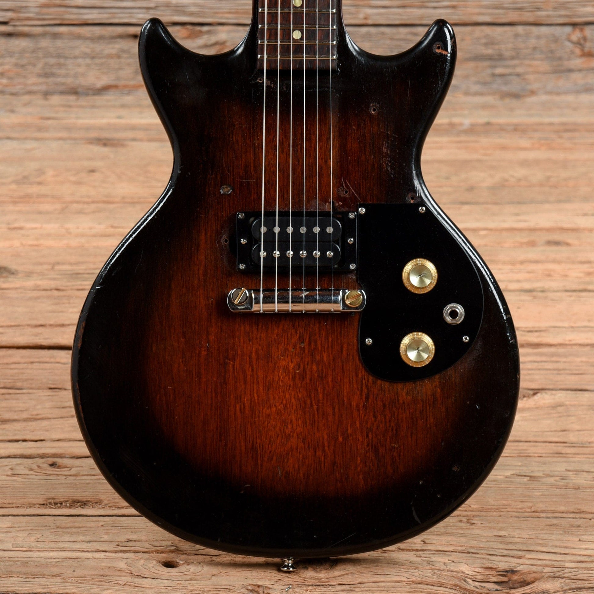 Gibson Melody Maker Sunburst Refin 1964 Electric Guitars / Solid Body