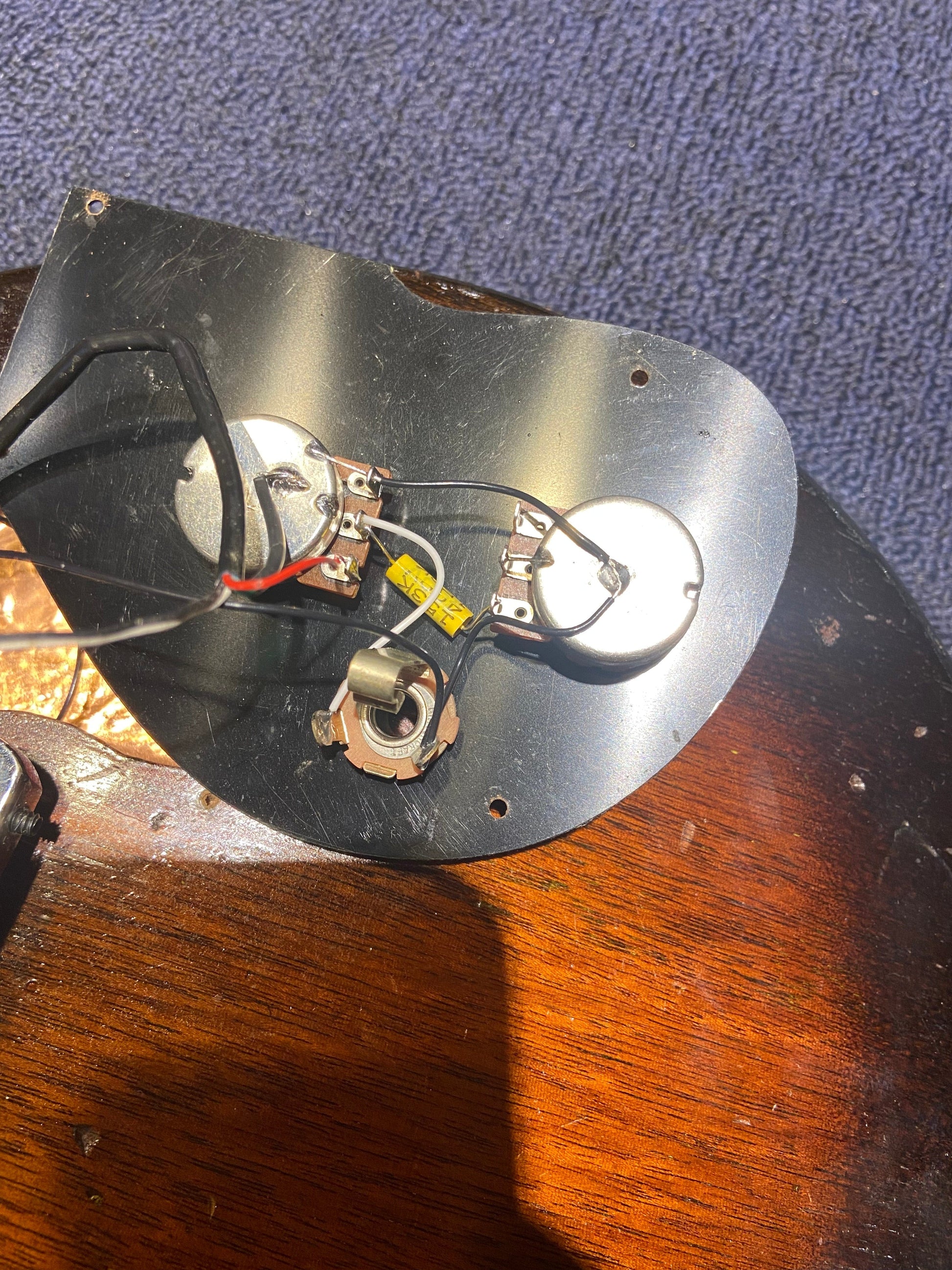 Gibson Melody Maker Sunburst Refin 1964 Electric Guitars / Solid Body