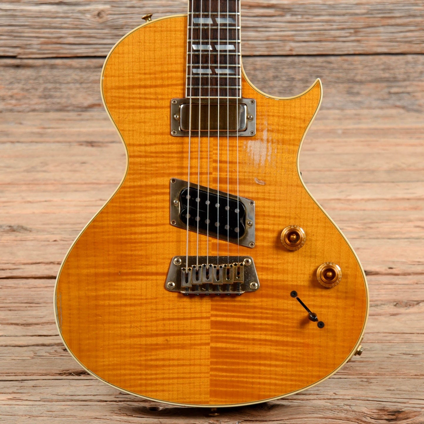 Gibson Nighthawk Standard ST-2 Amber 1993 Electric Guitars / Solid Body