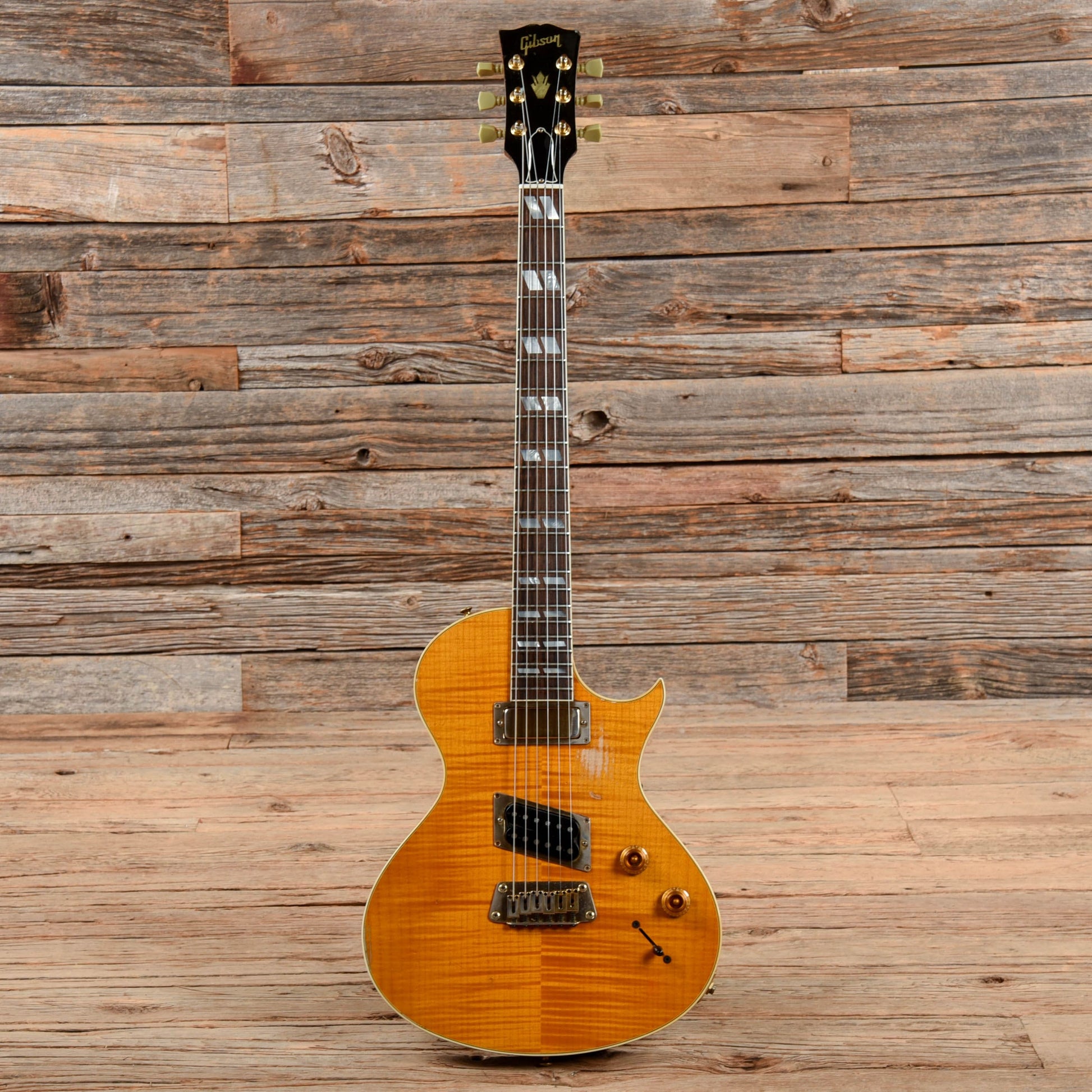 Gibson Nighthawk Standard ST-2 Amber 1993 Electric Guitars / Solid Body