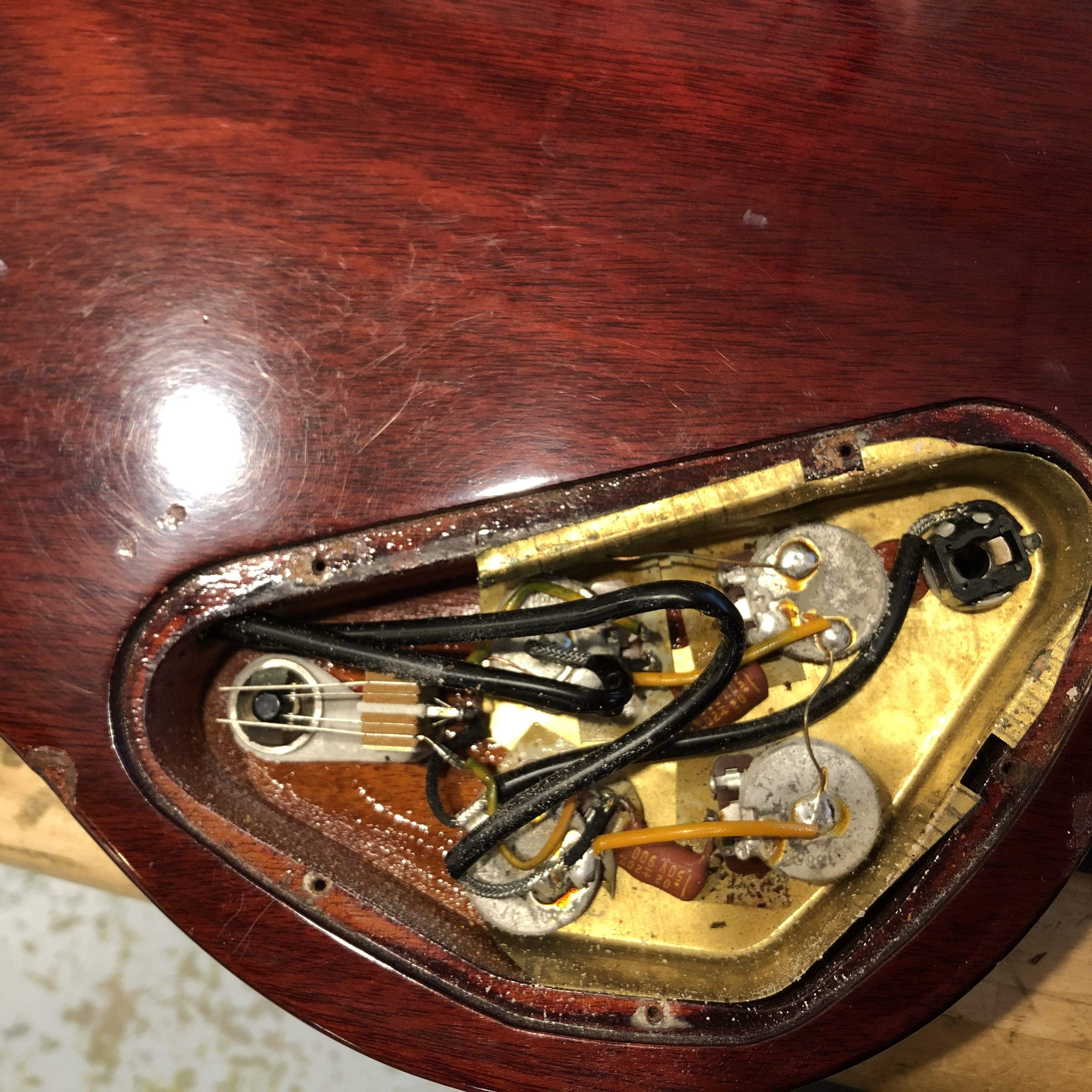 Gibson SG Standard Cherry 1969 Electric Guitars / Solid Body