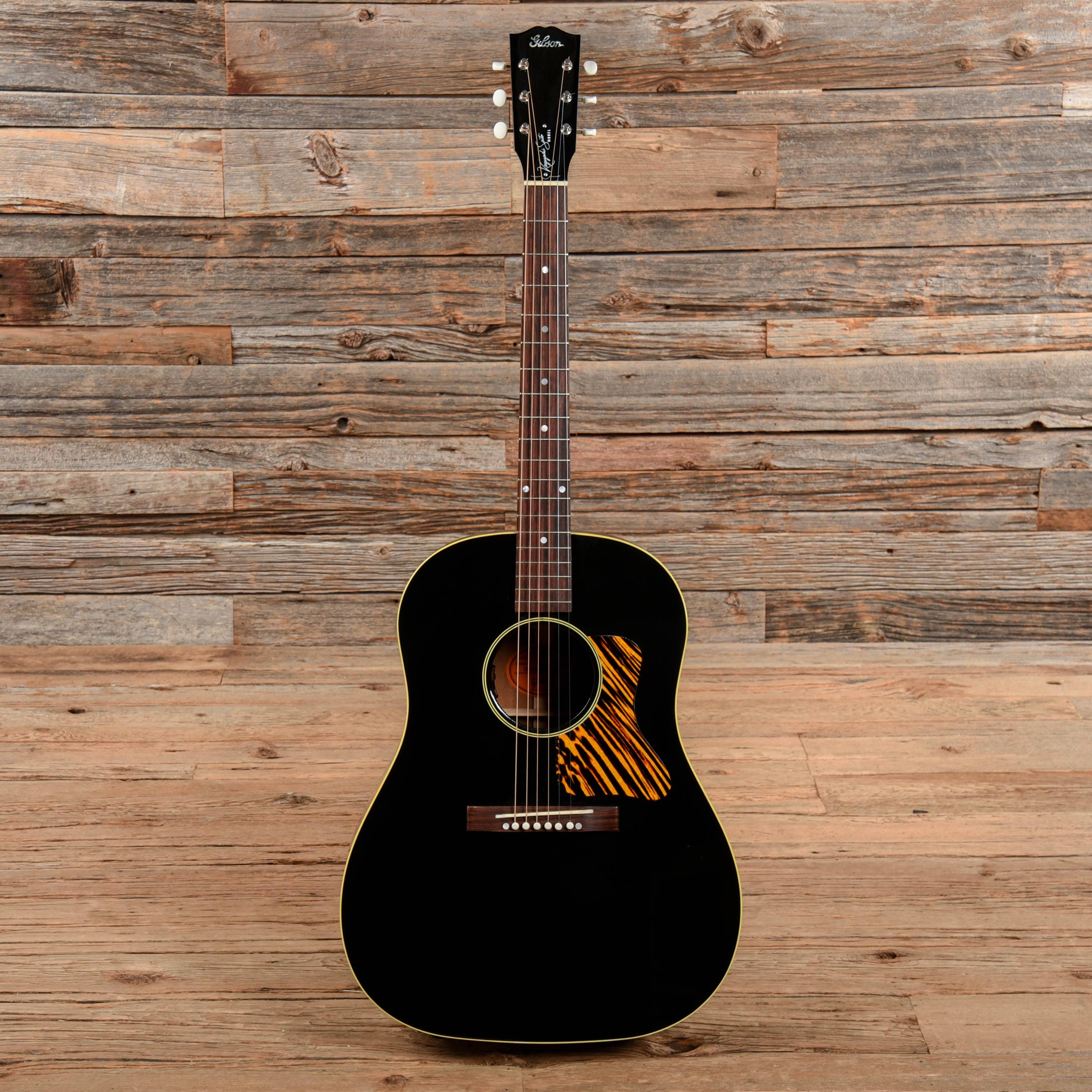 Gibson Custom J-35 Saito Signature Black 2018