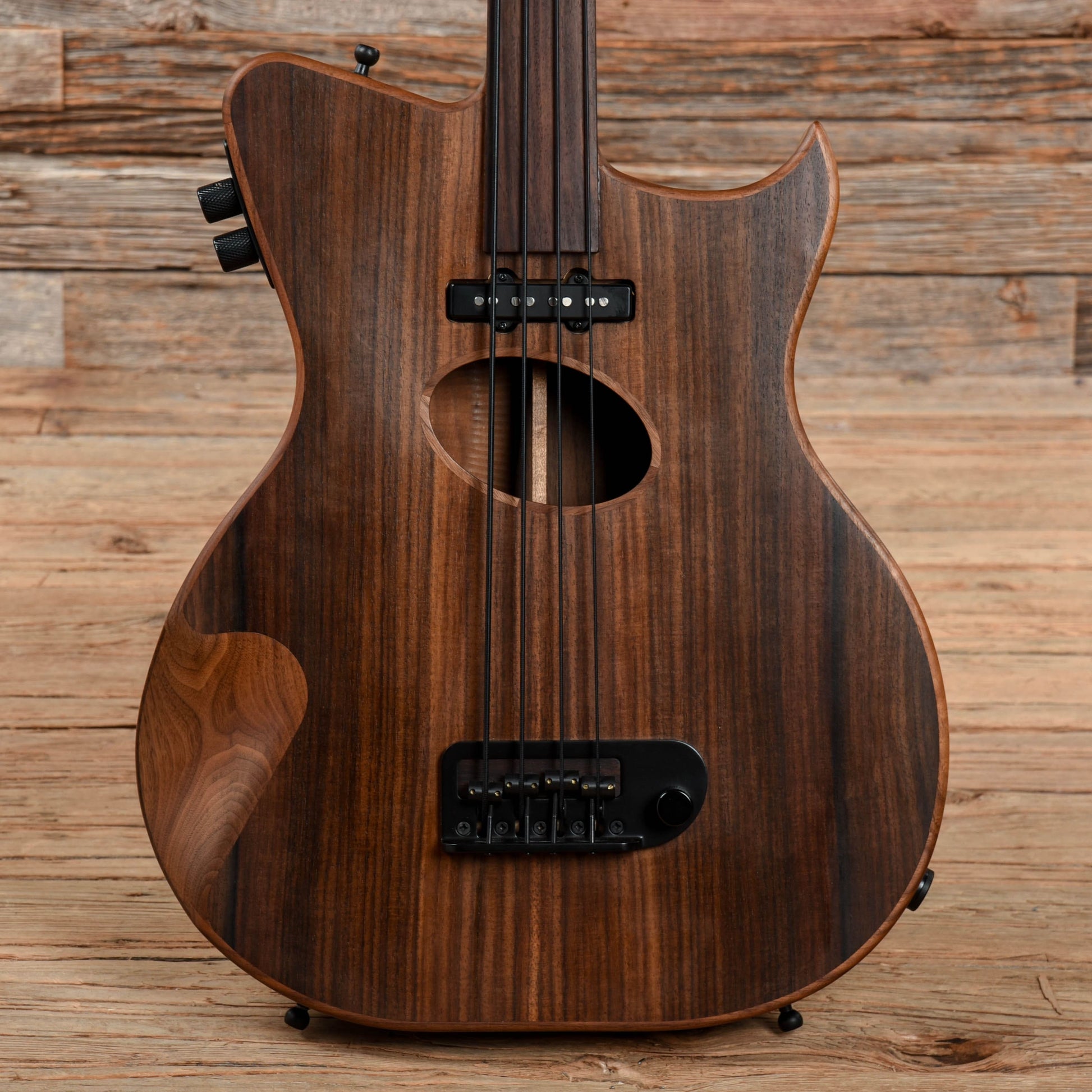 Gillett 4-String Fretless Bass Natural Bass Guitars / Short Scale