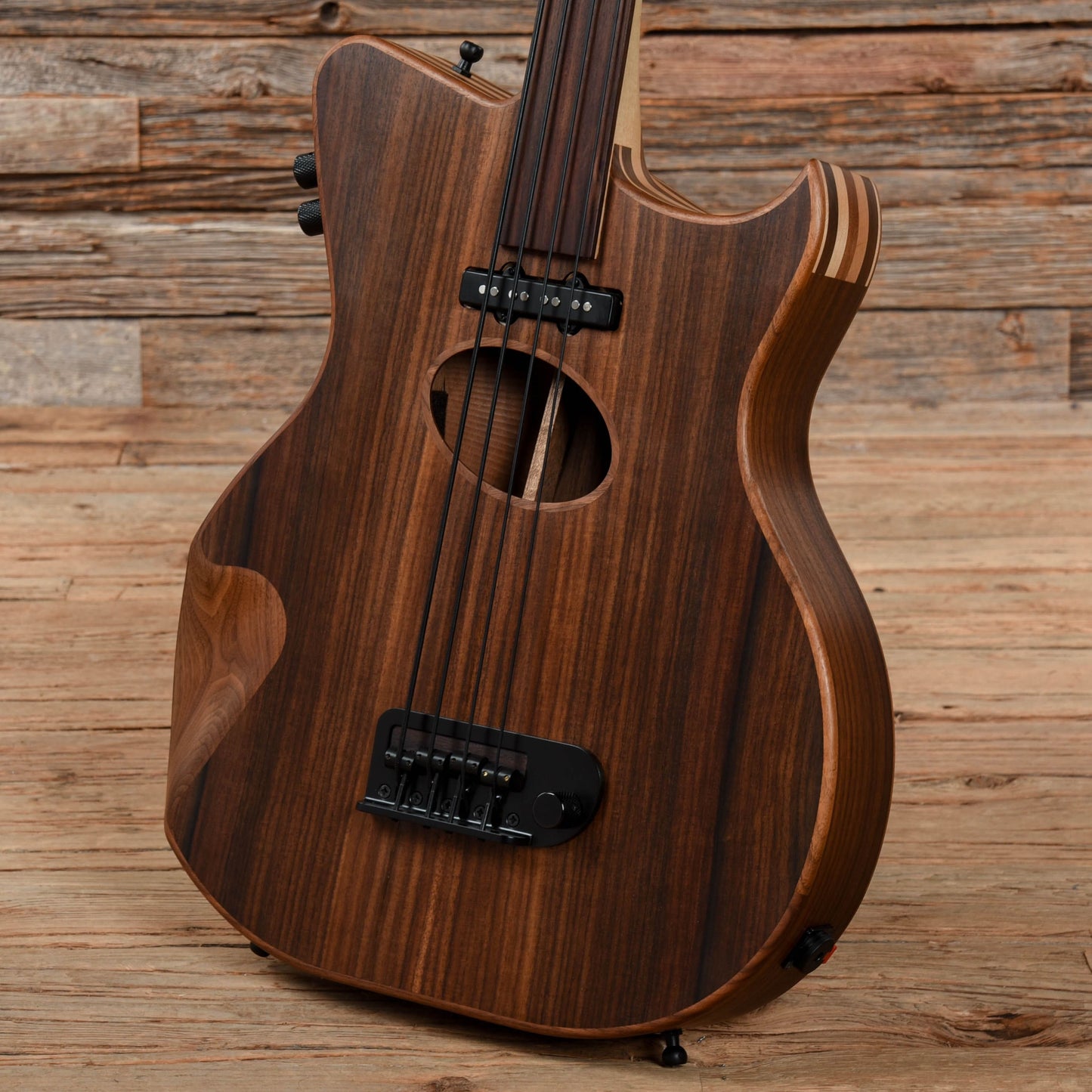 Gillett 4-String Fretless Bass Natural Bass Guitars / Short Scale