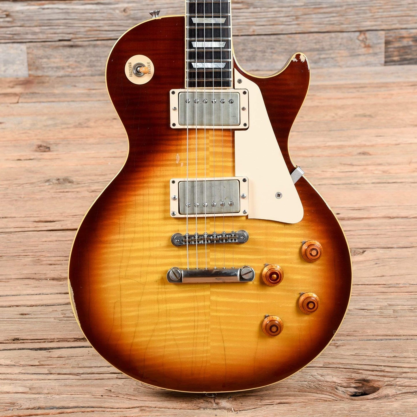 Greco EG-700 Sunburst 1976 Electric Guitars / Solid Body