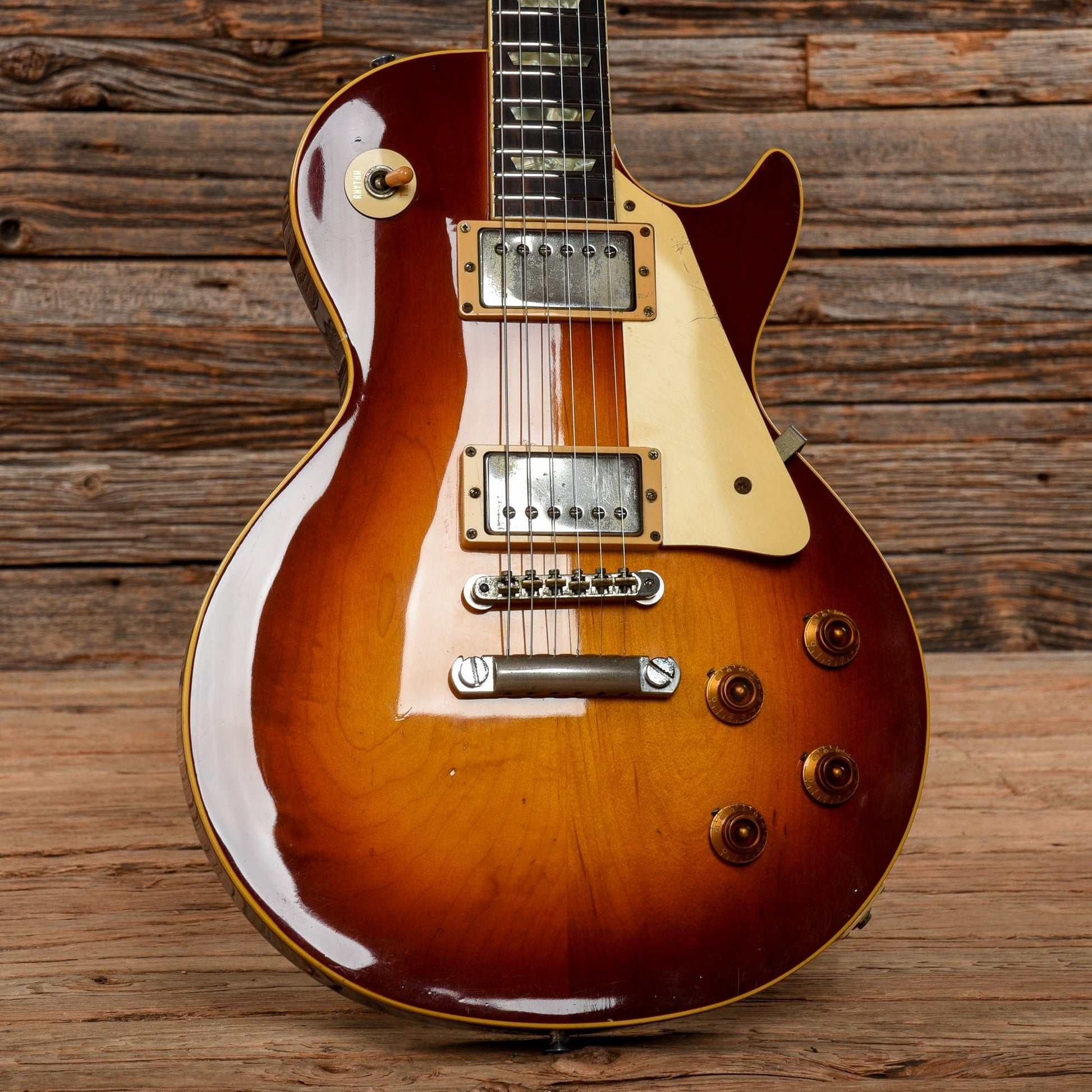 Greco EG700 Sunburst 1982 Electric Guitars / Solid Body