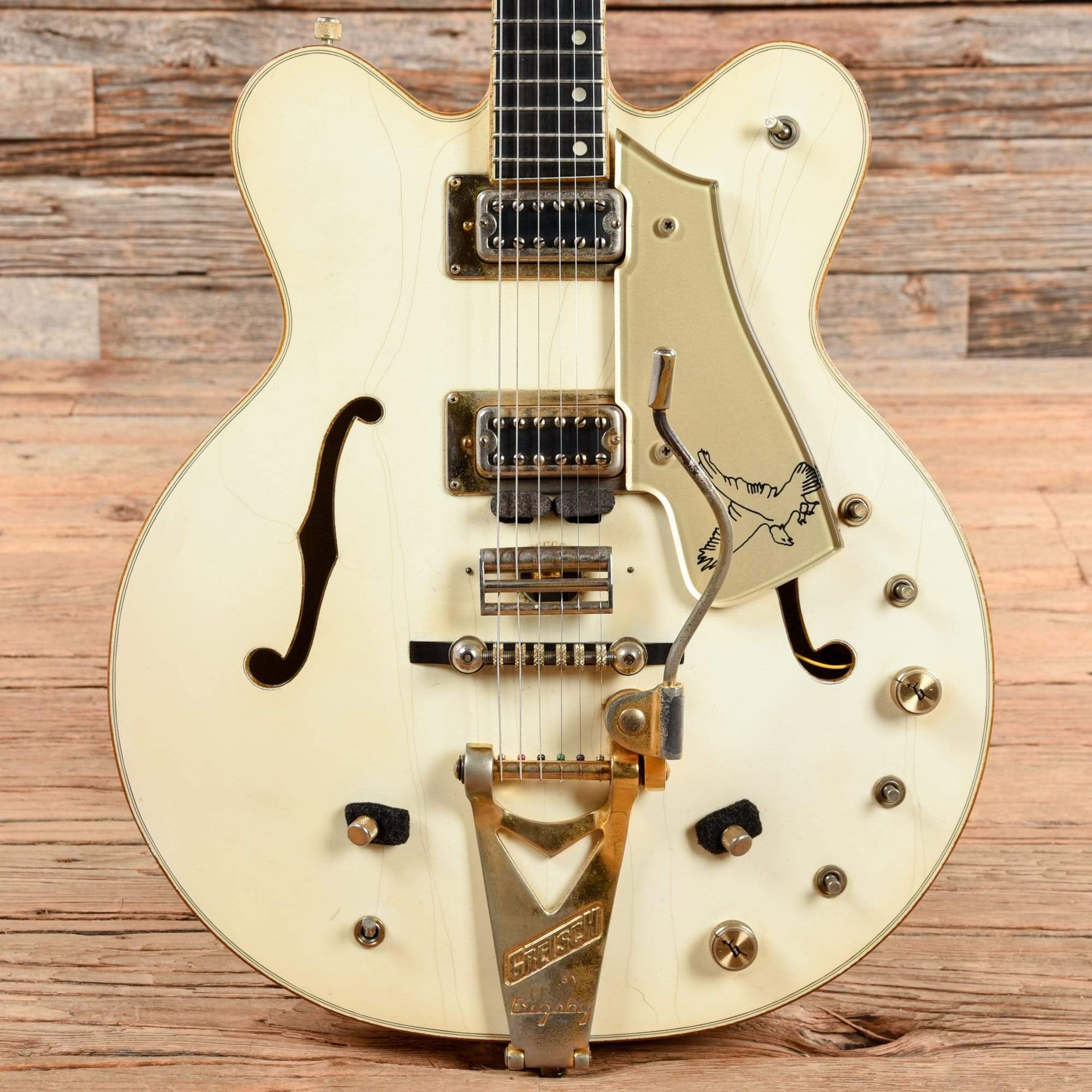 Gretsch 7595 White Falcon Stereo White 1973 – Chicago Music Exchange