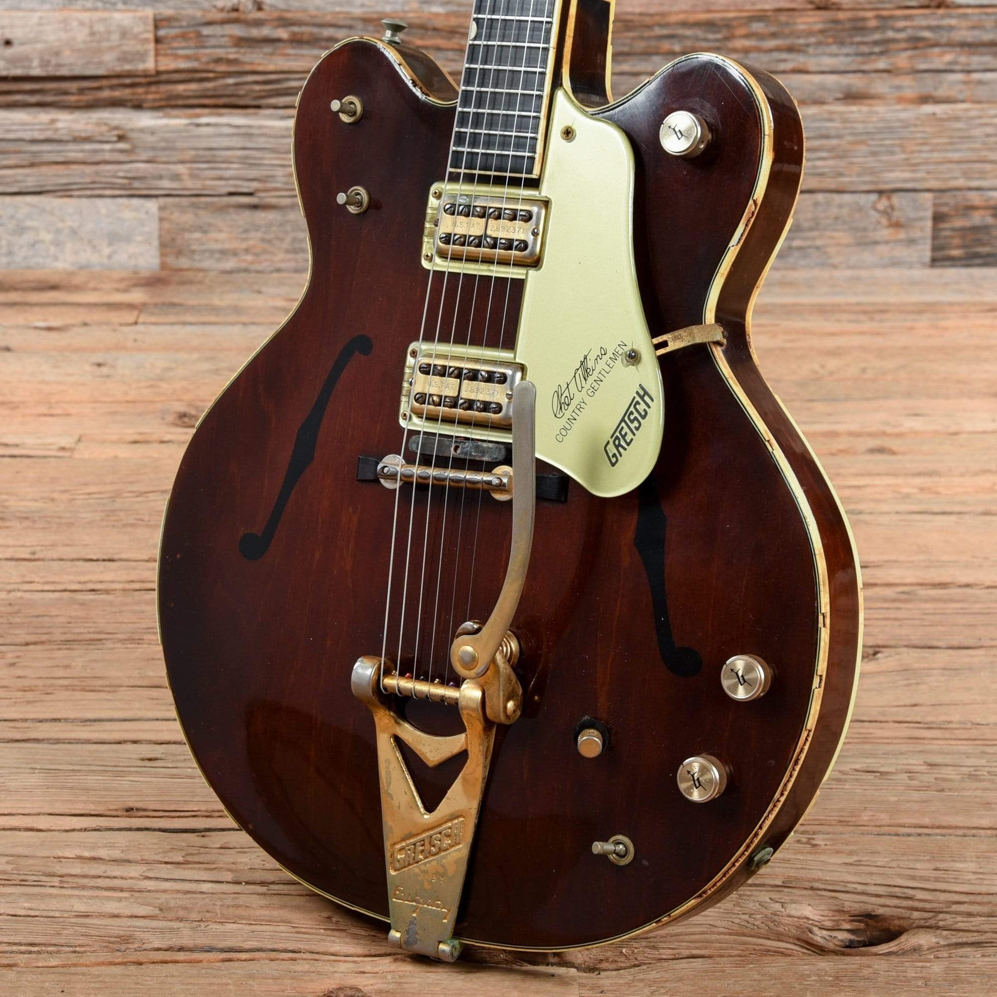 Gretsch 6122 Chet Atkins Country Gentleman Walnut 1968 Electric Guitars / Semi-Hollow