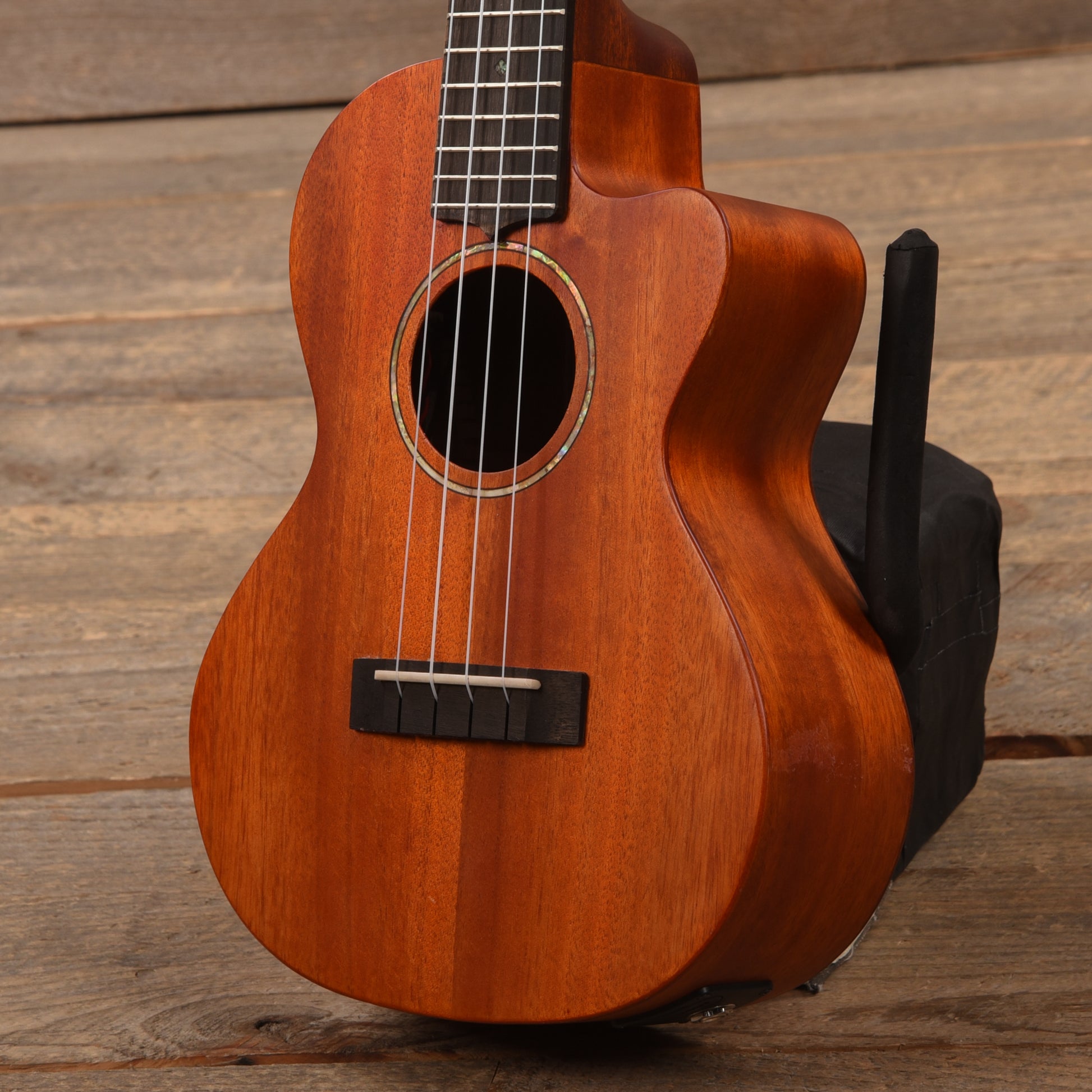 Gretsch G9121 Tenor Ukulele ACE Folk Instruments / Ukuleles