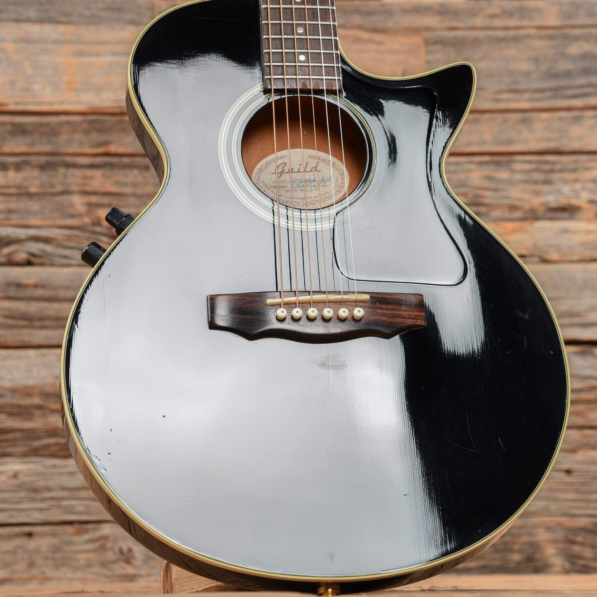 Guild Songbird Black 1990 – Chicago Music Exchange