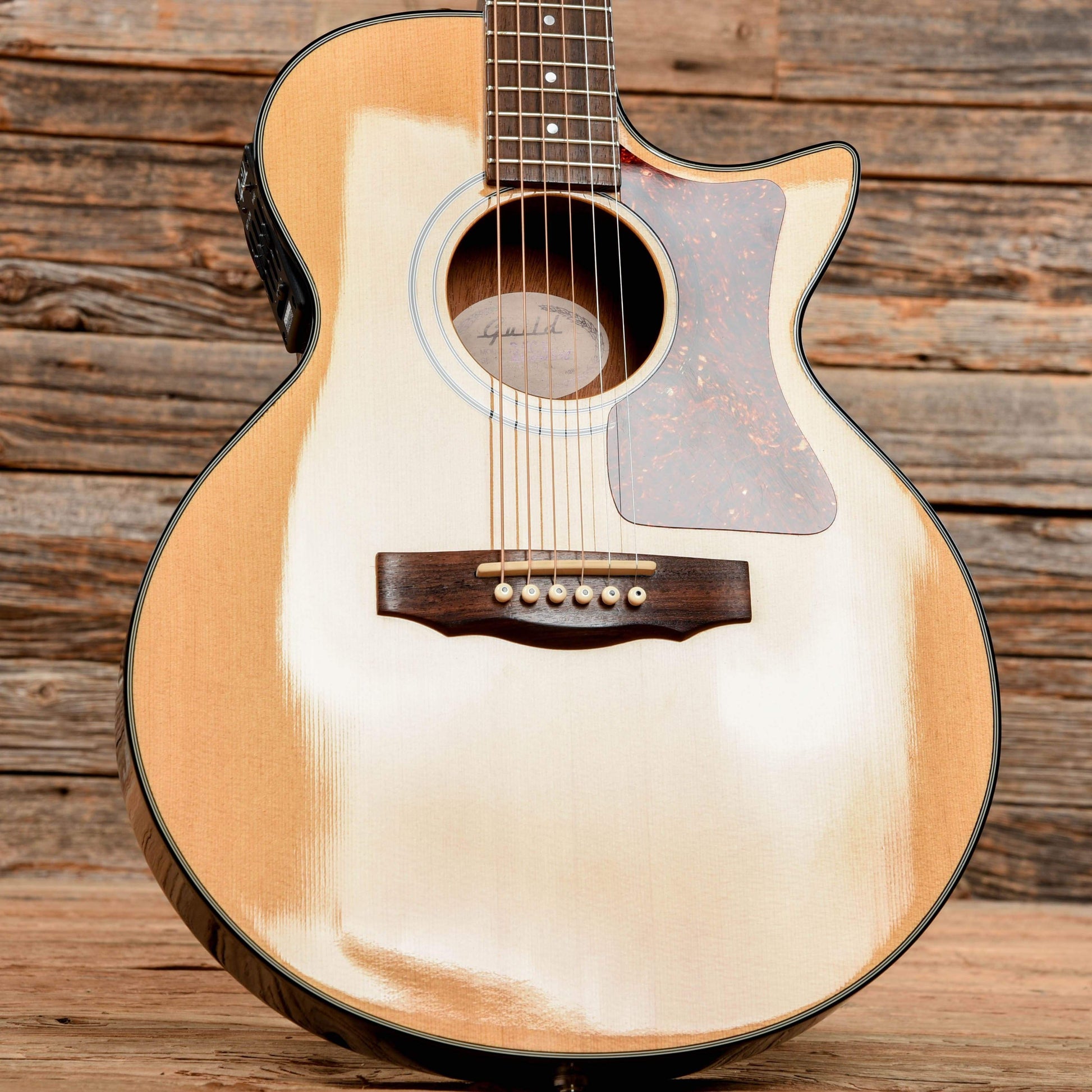 Guild Songbird S4ce Natural 1999 Acoustic Guitars / Built-in Electronics