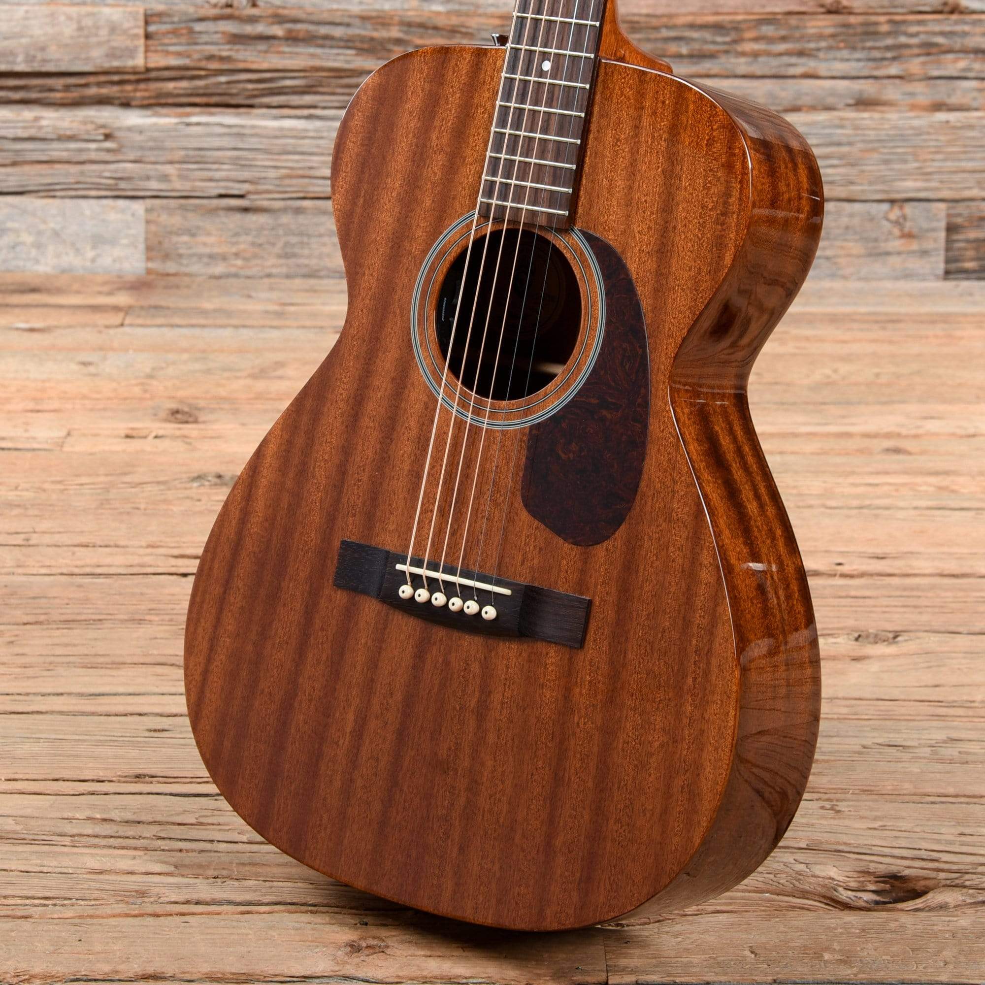 Guild GADM-20 Concert Natural 2010 Acoustic Guitars / Concert