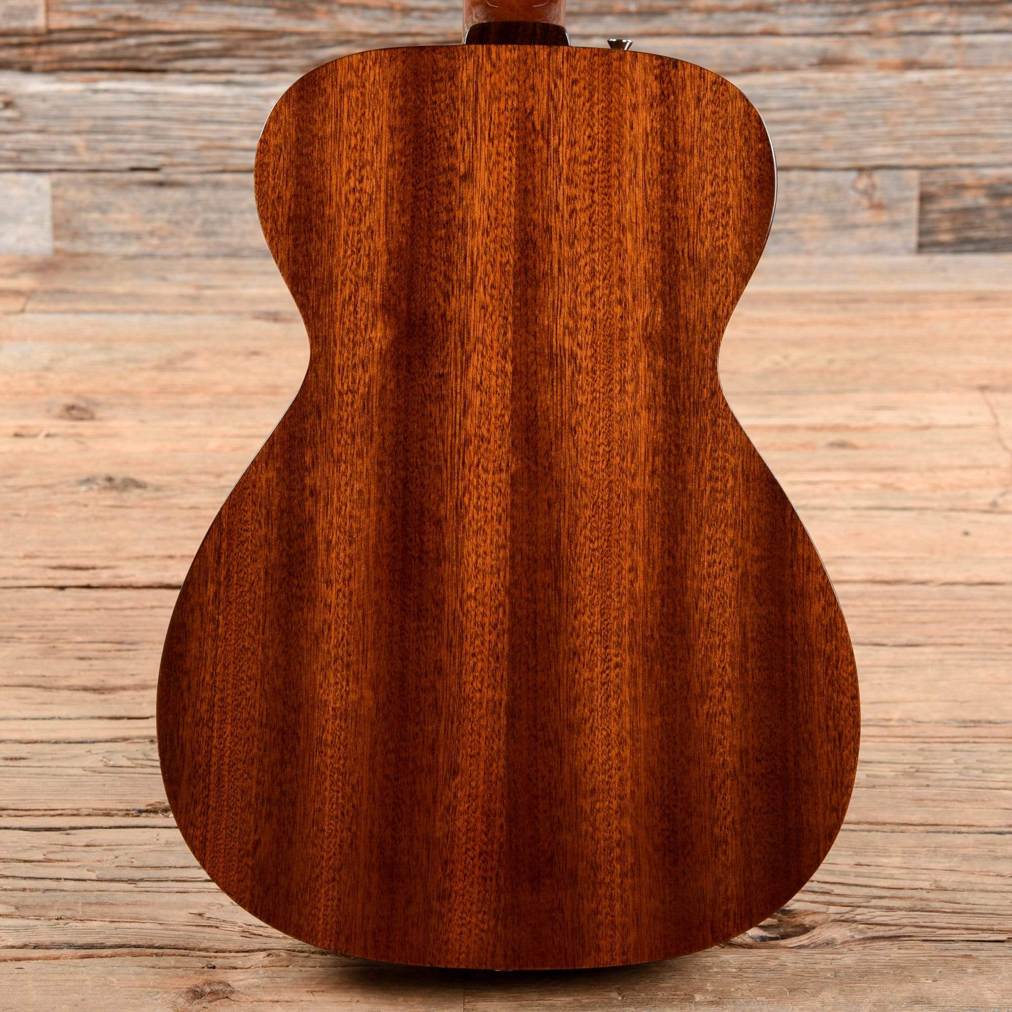 Guild GADM-20 Concert Natural 2010 Acoustic Guitars / Concert