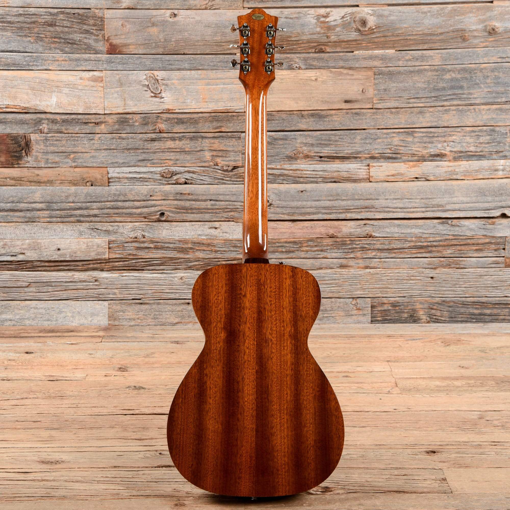 Guild GADM-20 Concert Natural 2010 Acoustic Guitars / Concert