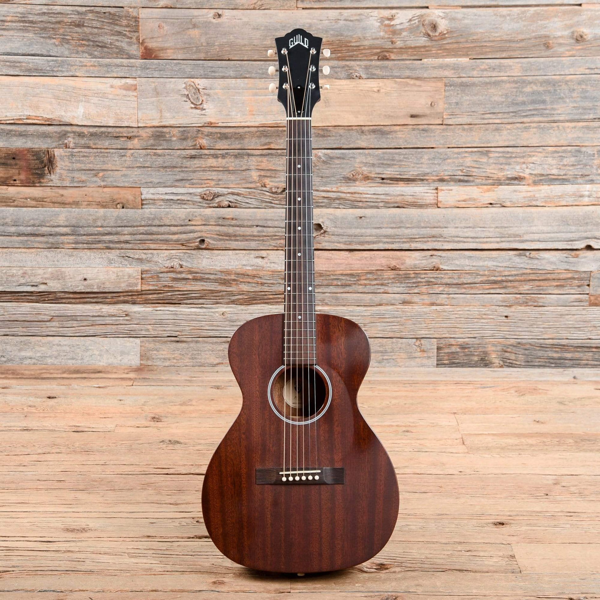 Guild M-20 Natural Acoustic Guitars / Concert