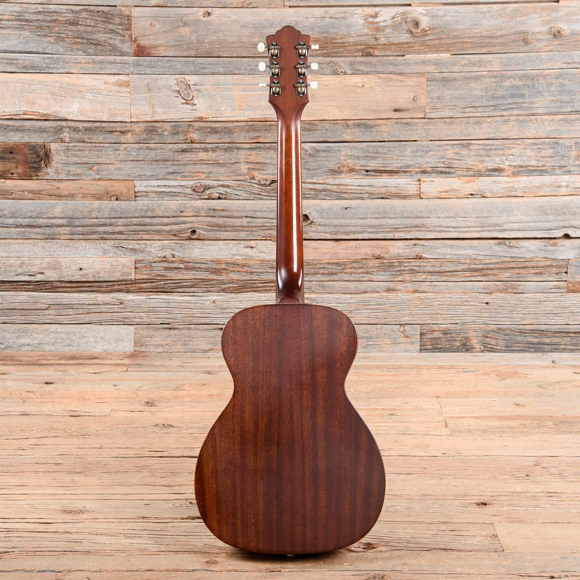 Guild M-20 Natural Acoustic Guitars / Concert