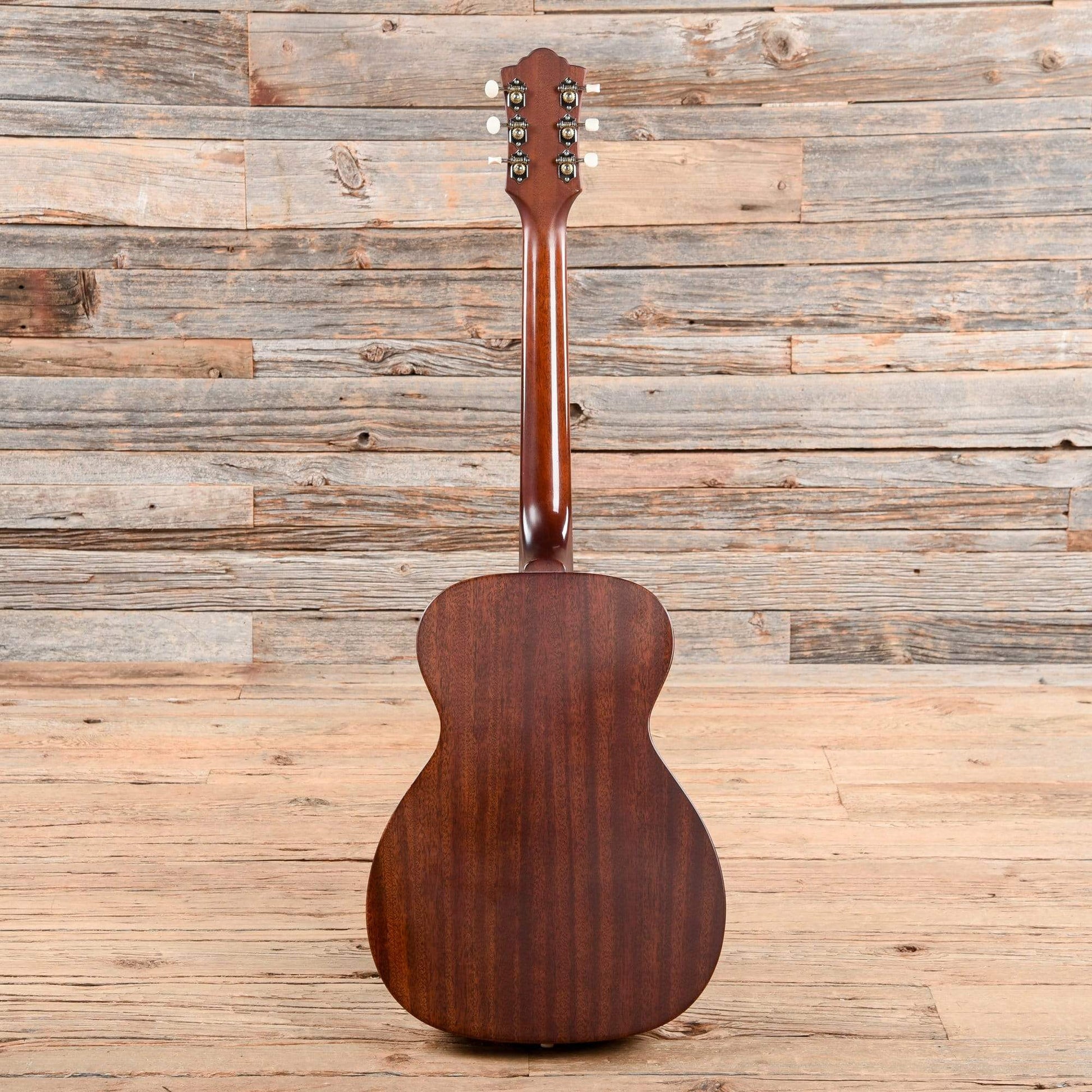 Guild M-20 Natural Acoustic Guitars / Concert