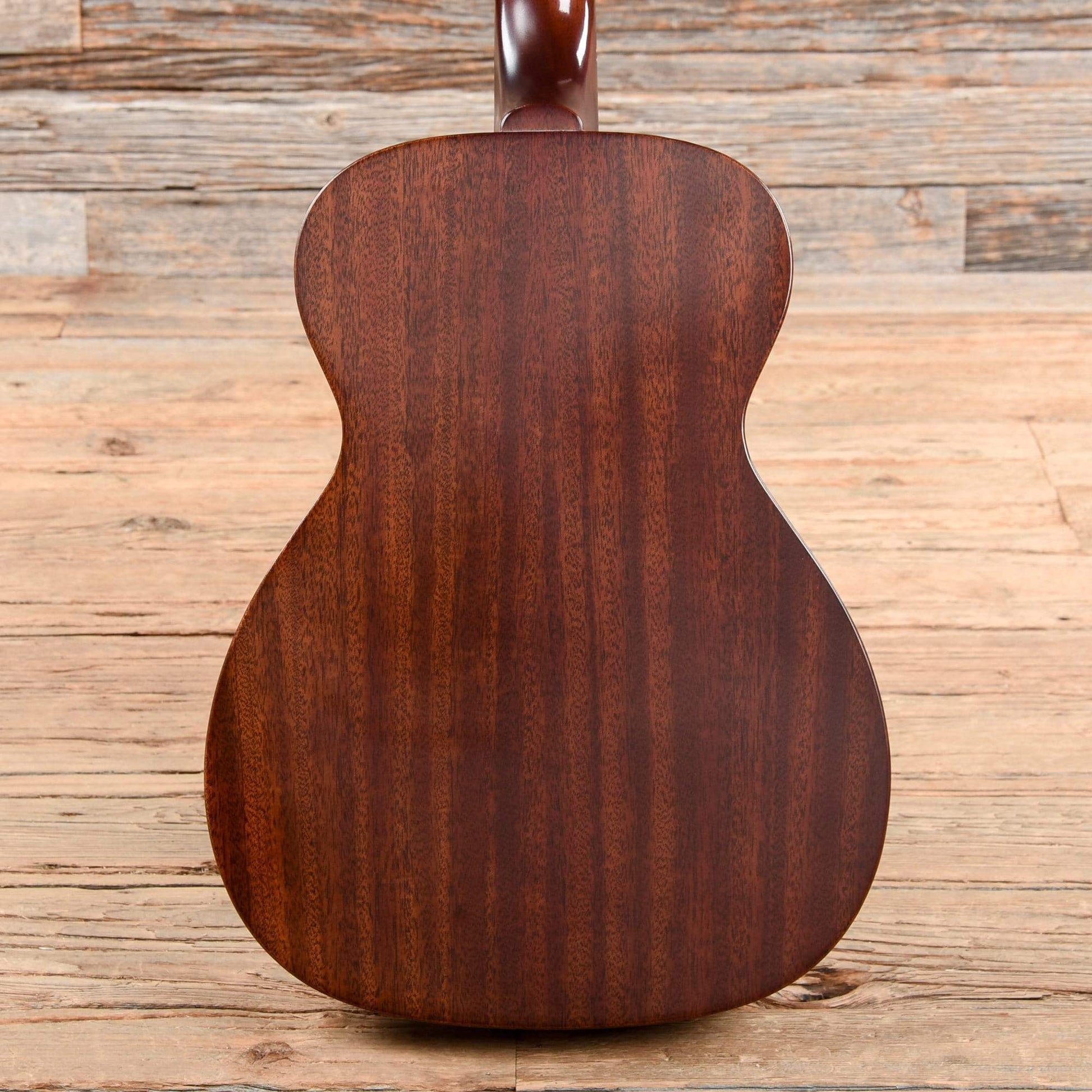 Guild M-20 Natural Acoustic Guitars / Concert
