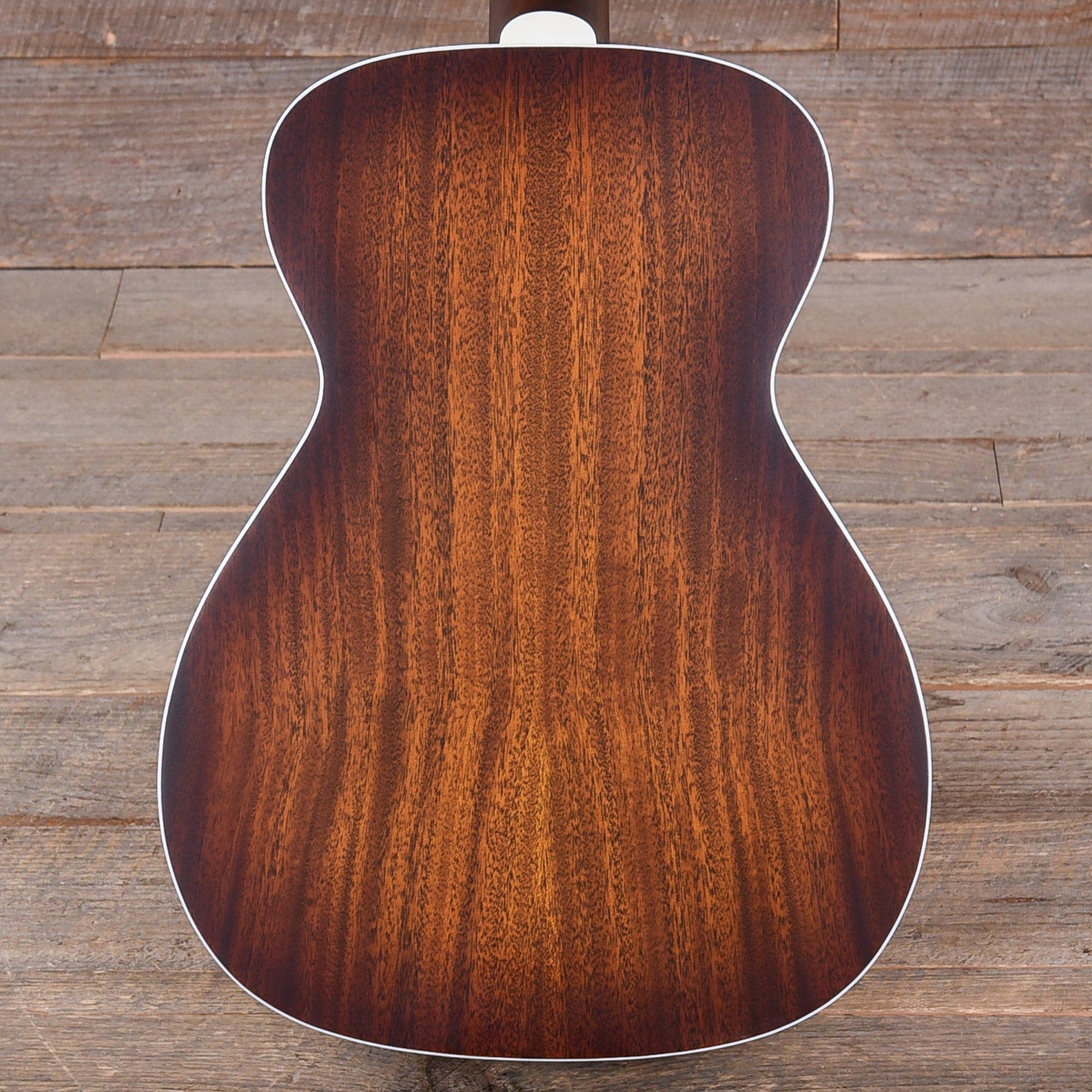 Guild M25E CAB Natural Acoustic Guitars / Concert