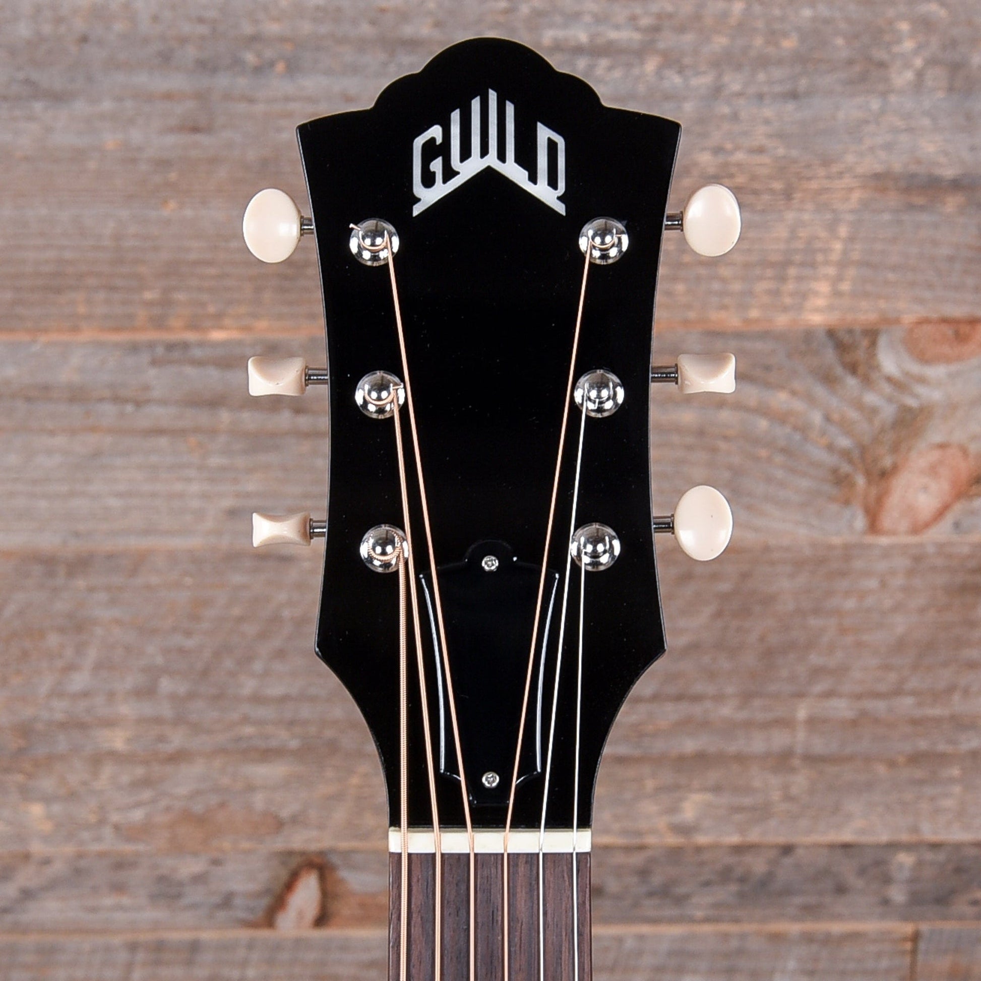 Guild M25E CAB Natural Acoustic Guitars / Concert