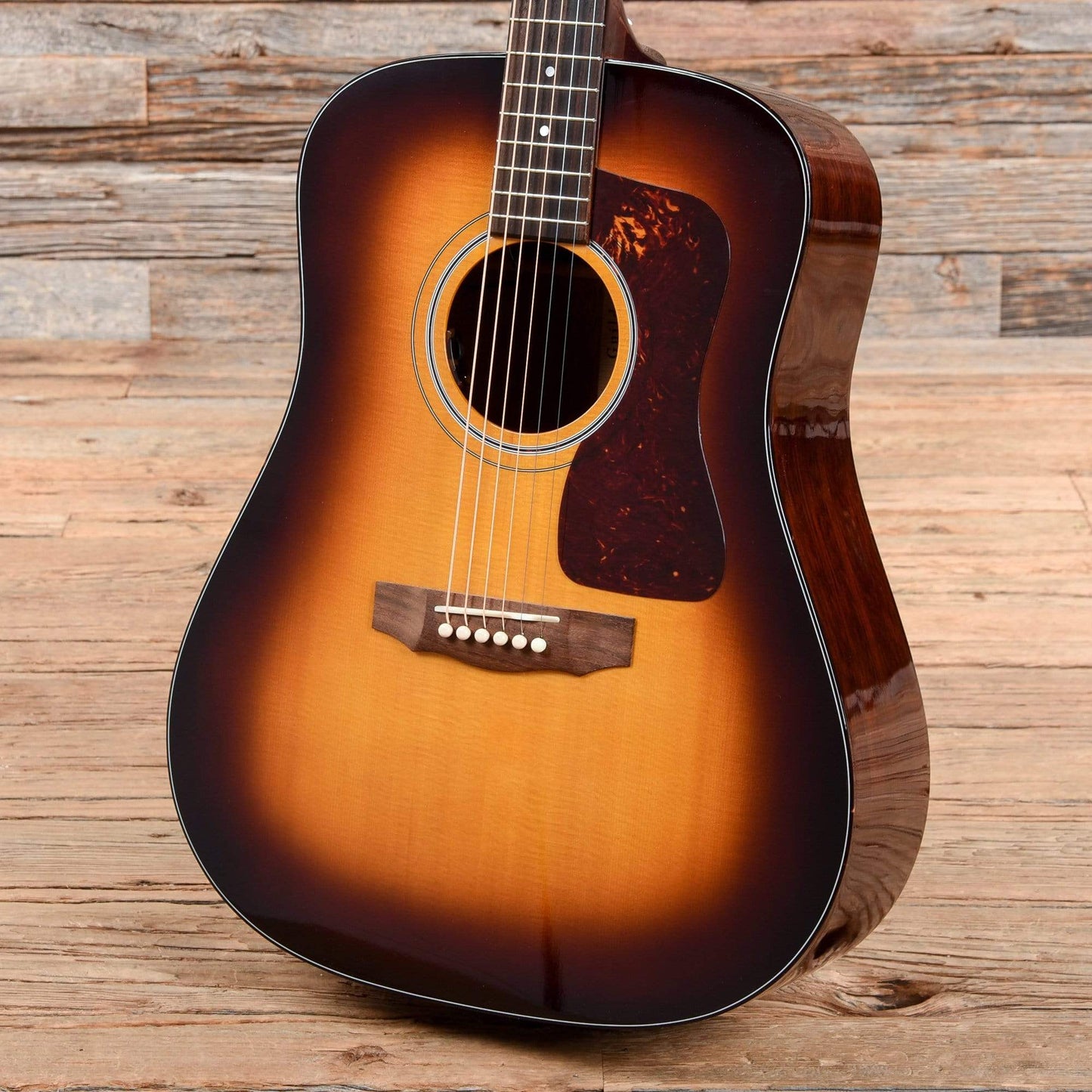 Guild D-40 Traditional Antique Sunburst Acoustic Guitars / Dreadnought