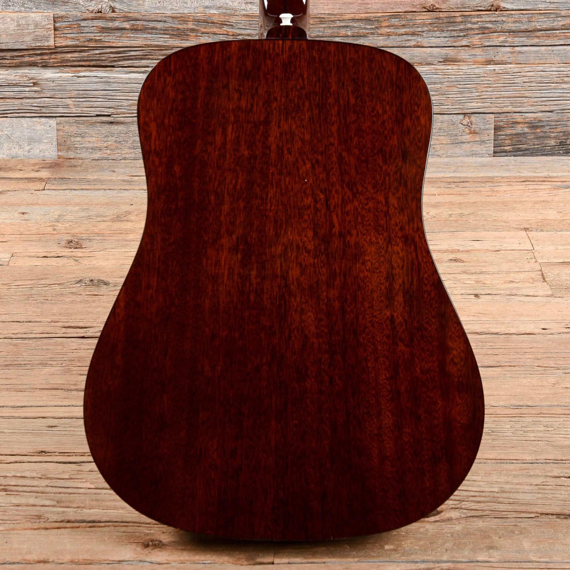 Guild D-40 Traditional Antique Sunburst Acoustic Guitars / Dreadnought