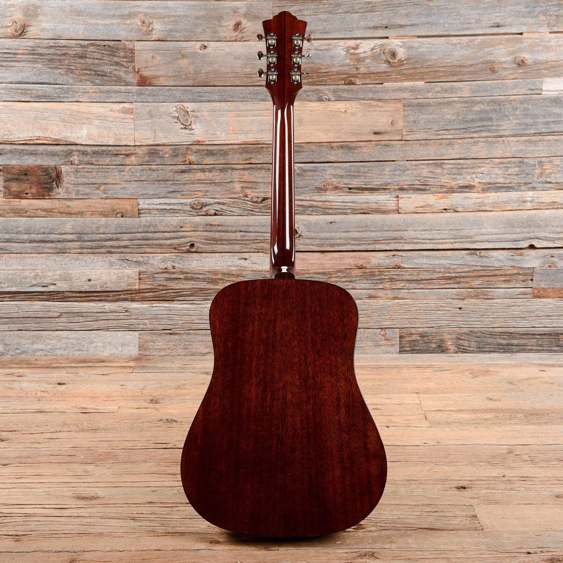 Guild D-40 Traditional Antique Sunburst Acoustic Guitars / Dreadnought
