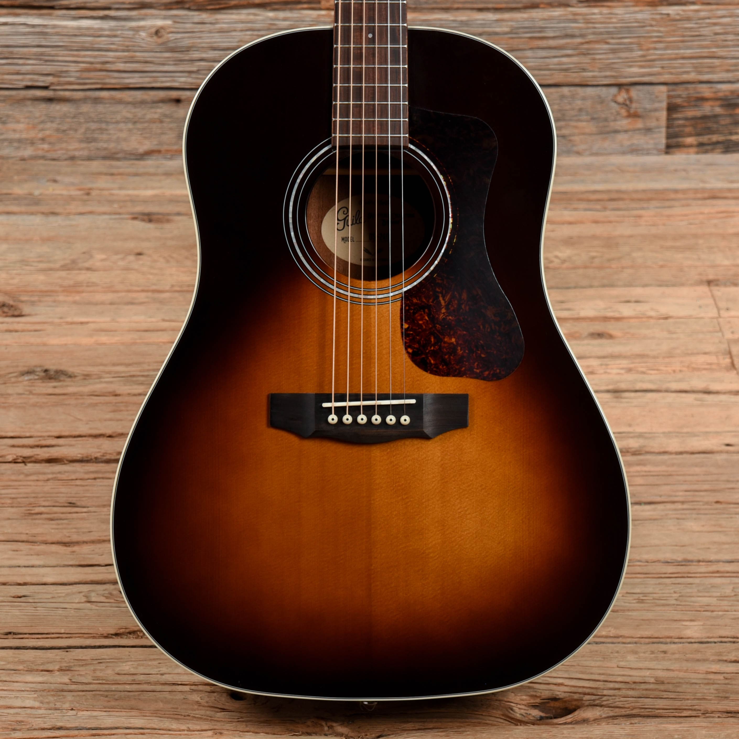 Guild DS-240 Sunburst – Chicago Music Exchange