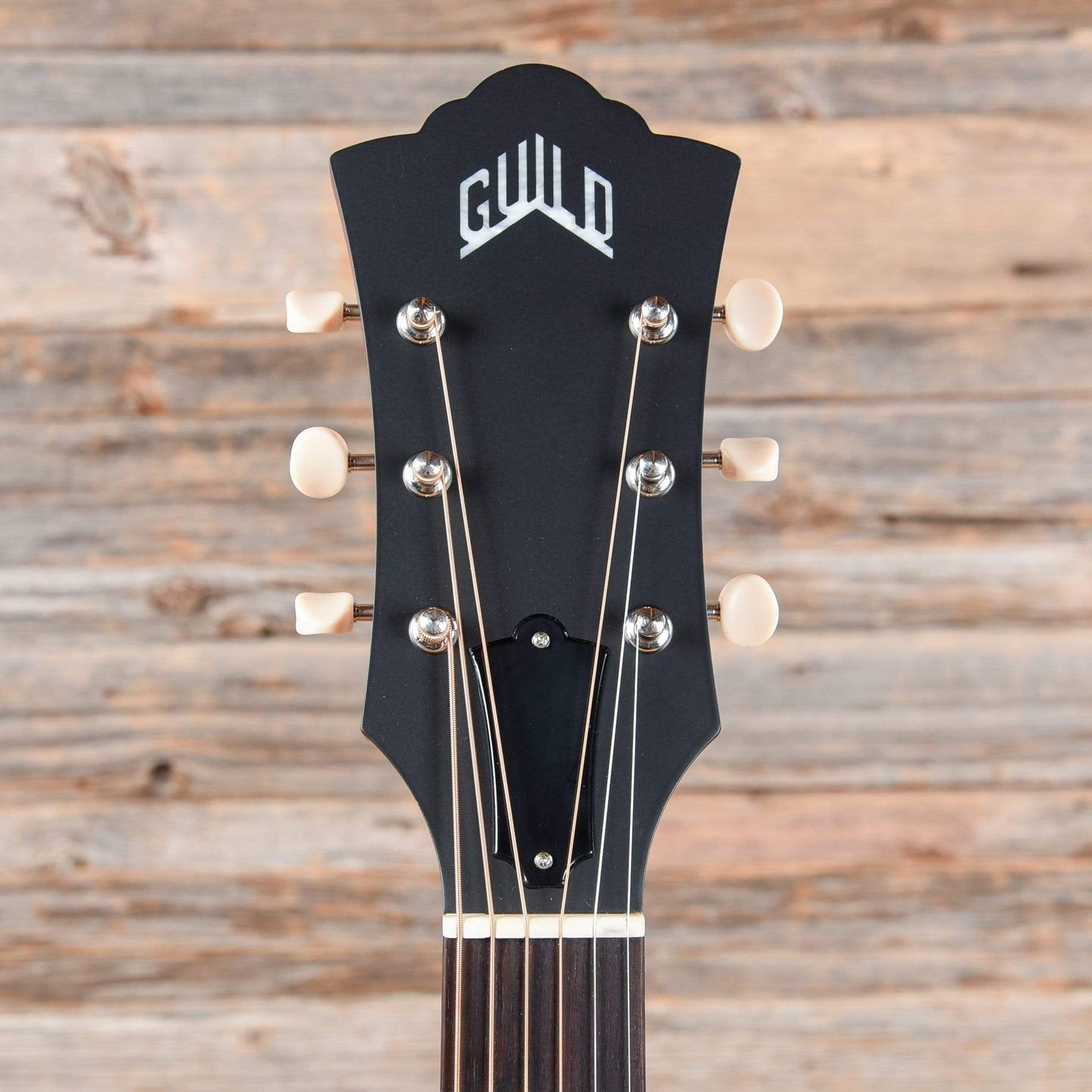 Guild USA D-40 Dreadnought Sitka Spruce/Mahogany Natural Acoustic Guitars / Dreadnought