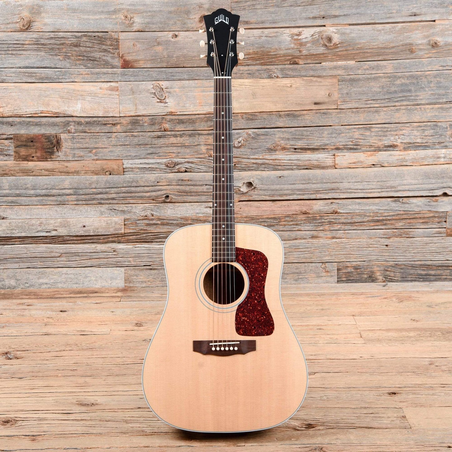 Guild USA D-40 Dreadnought Sitka Spruce/Mahogany Natural Acoustic Guitars / Dreadnought