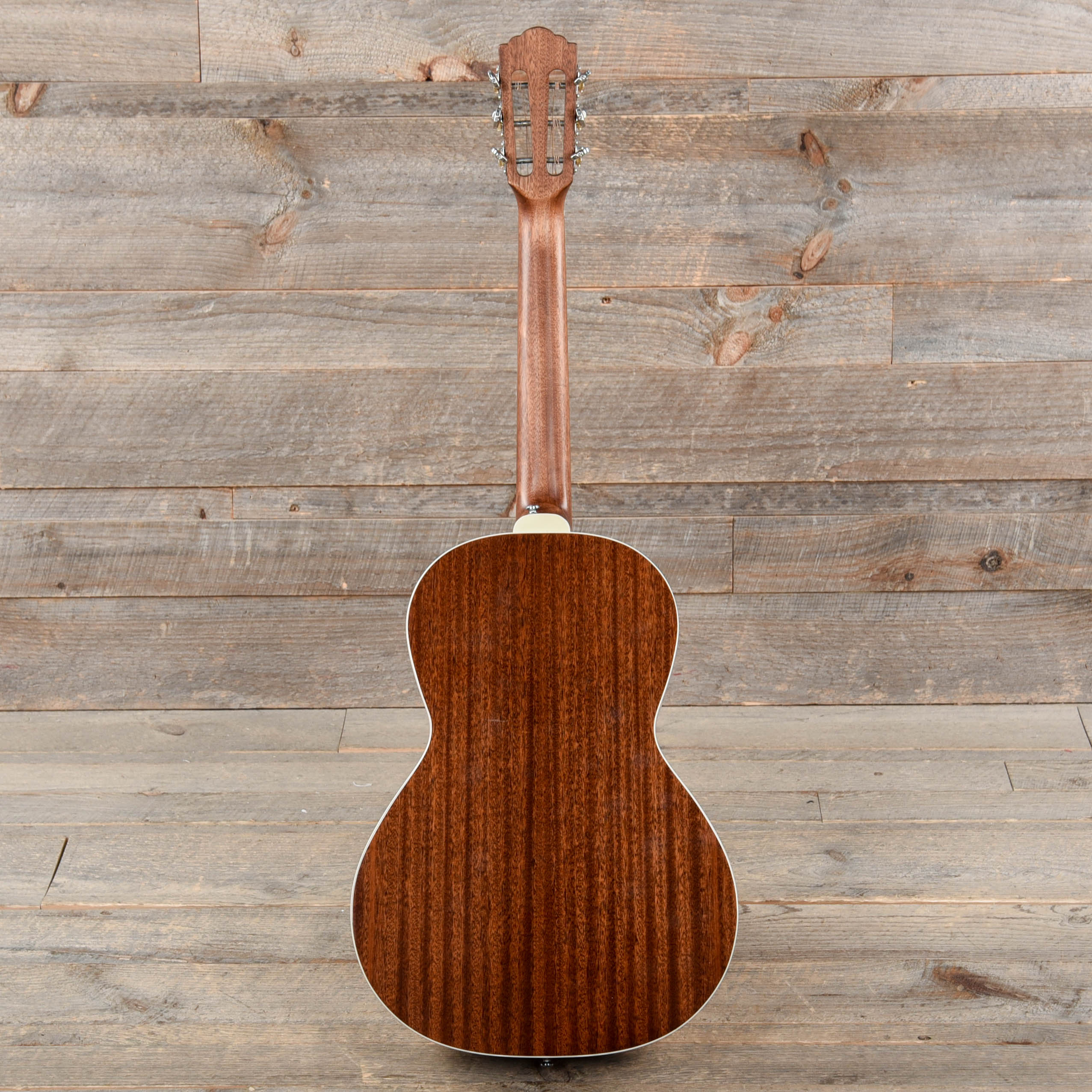 Guild Westerly P-240 Memoir 12-Fret Parlor Natural Acoustic Guitars / Parlor